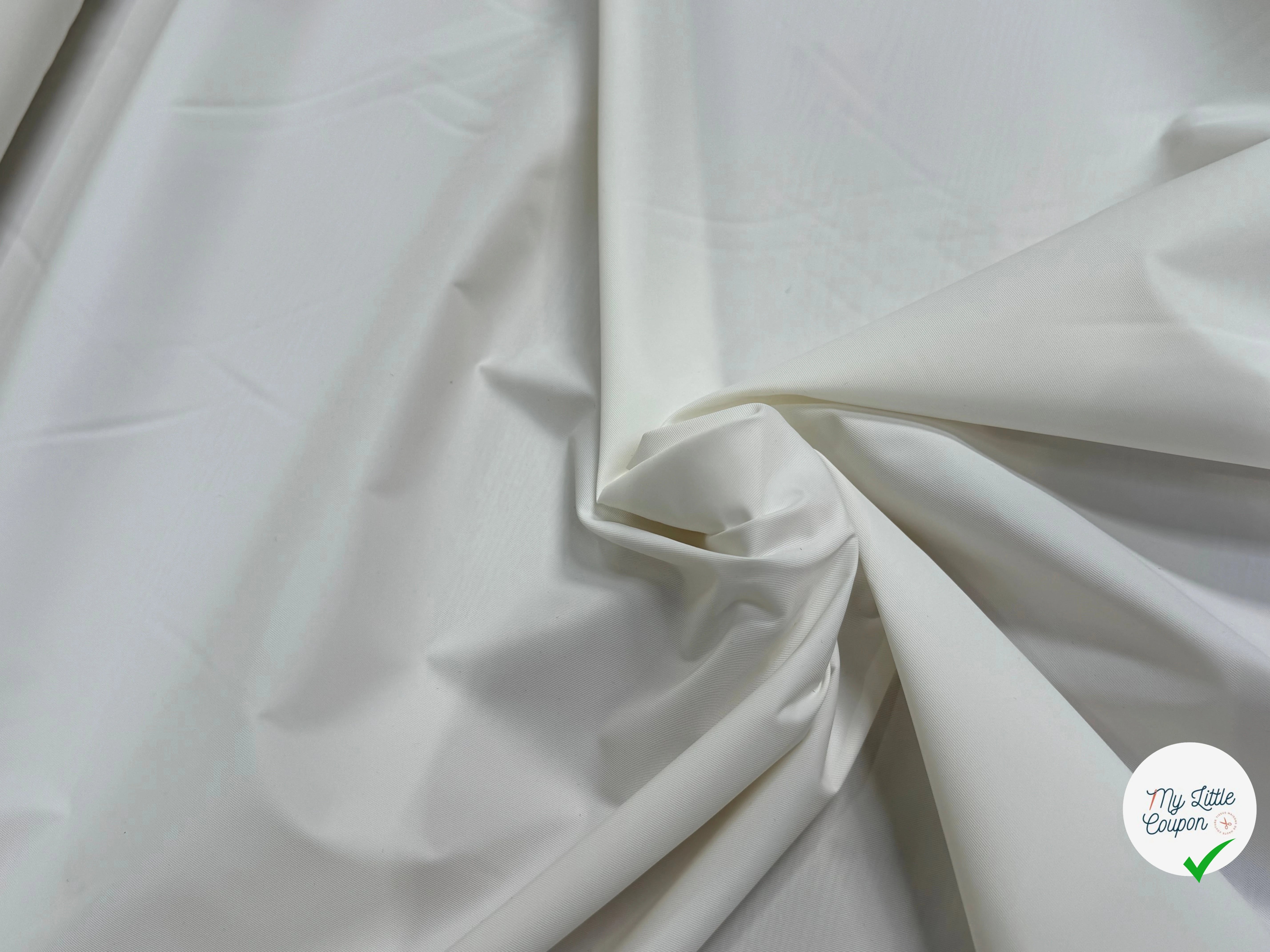 TOILE TAFFETAS WATERPROOF BLANC CASSÉ 100% POLYAMIDE - My Little Coupon
