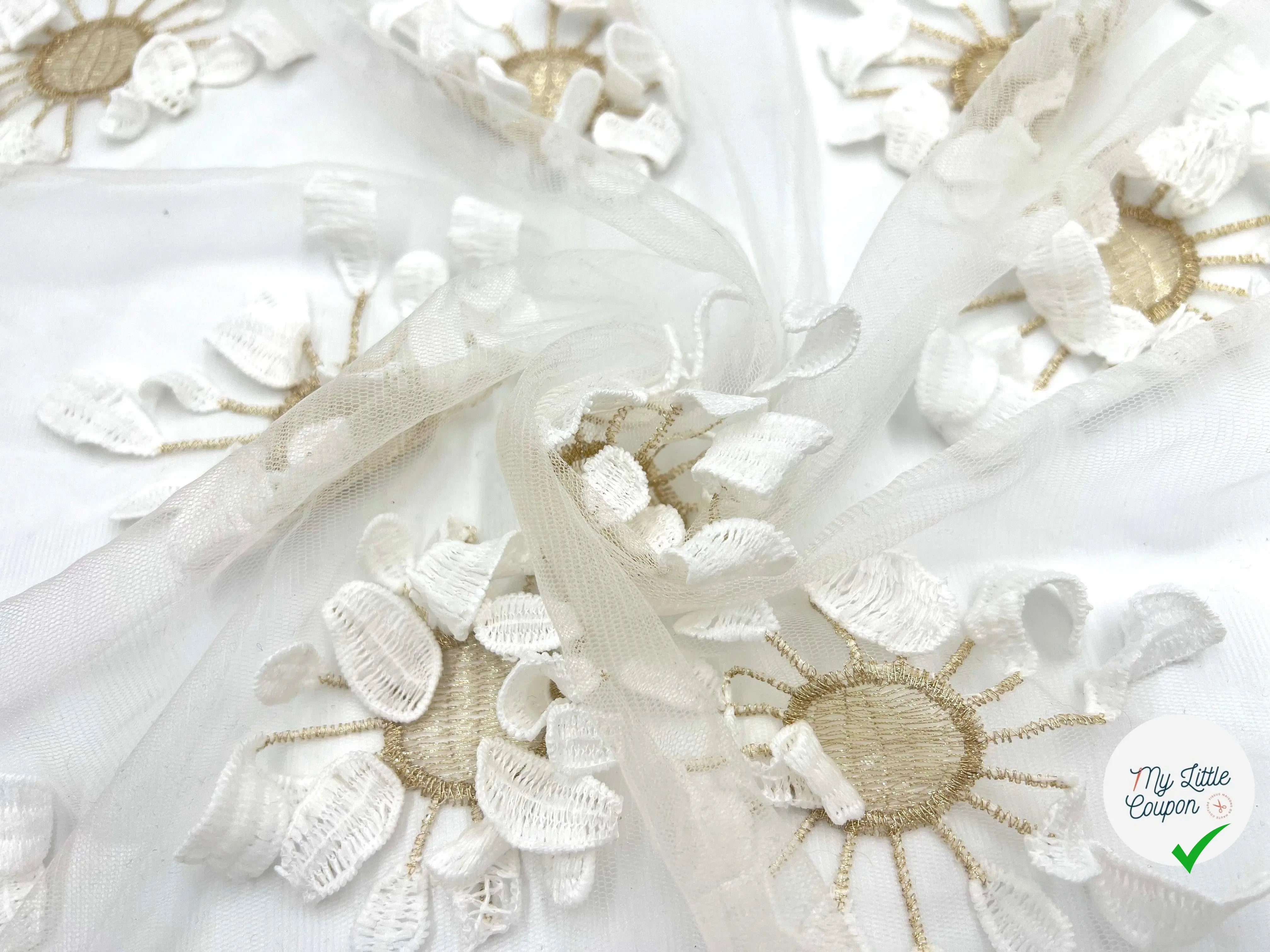 TULLE REBRODÉE FLEURS COUSUES BLANC ET MÉTAL DORÉ - My Little Coupon - tissu - coudre