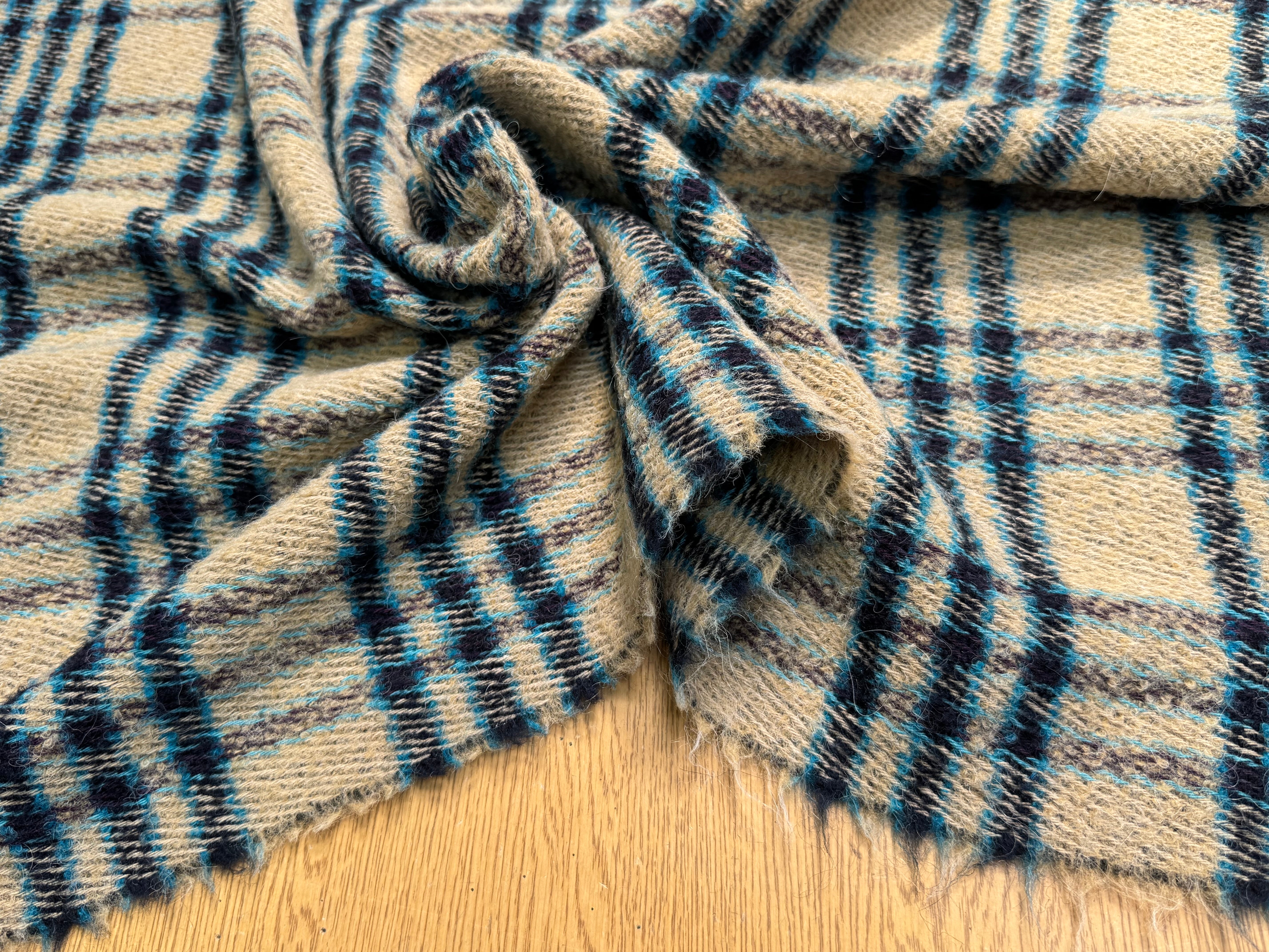 TWEED BOUCLETTE POLYLAINE SERGÉ 10% LAINE ALPAGA BEIGE - My Little Coupon