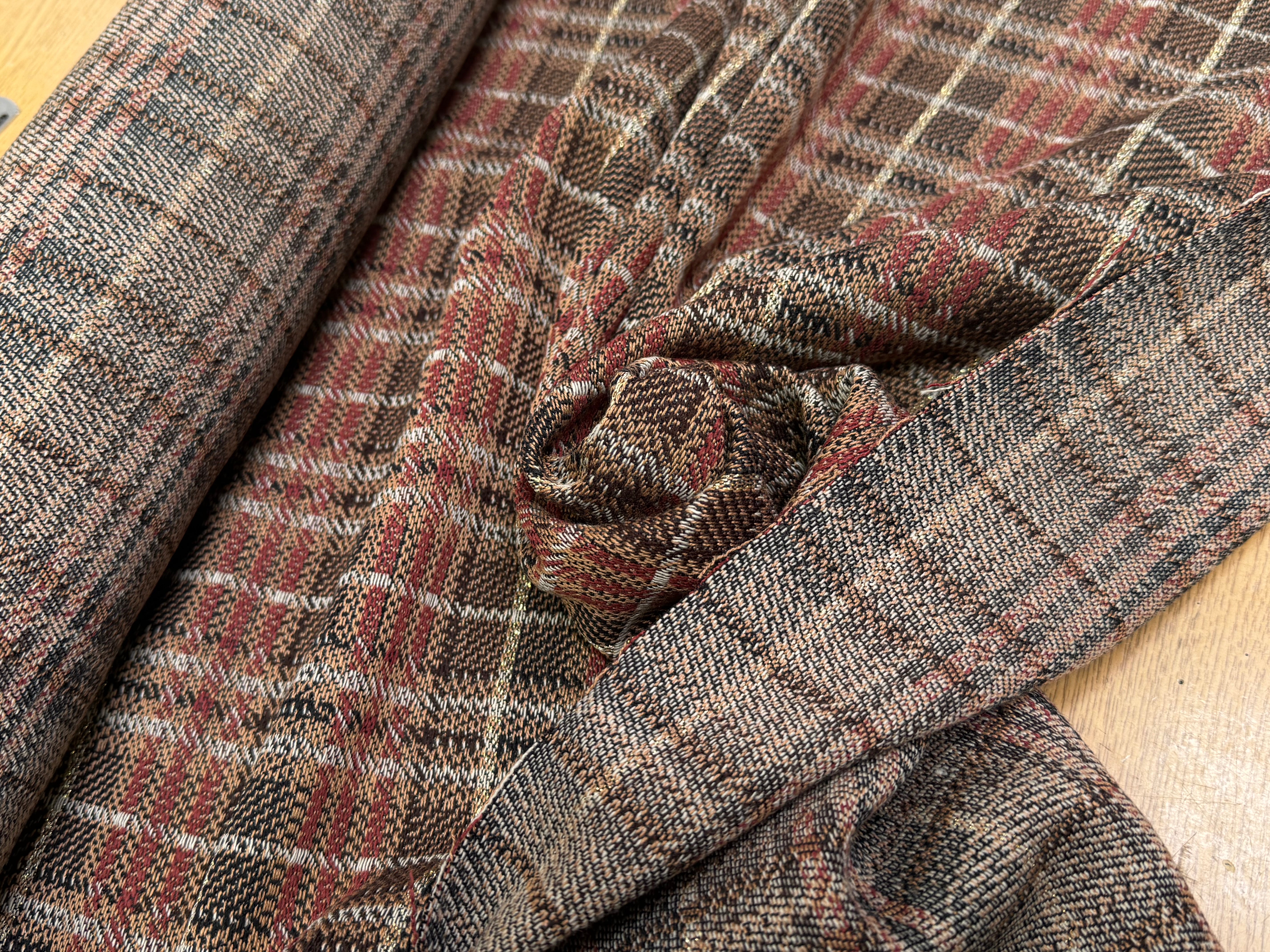 TWEED TRICOTÉ À CARREAUX MARRON ET BEIGE - My Little Coupon