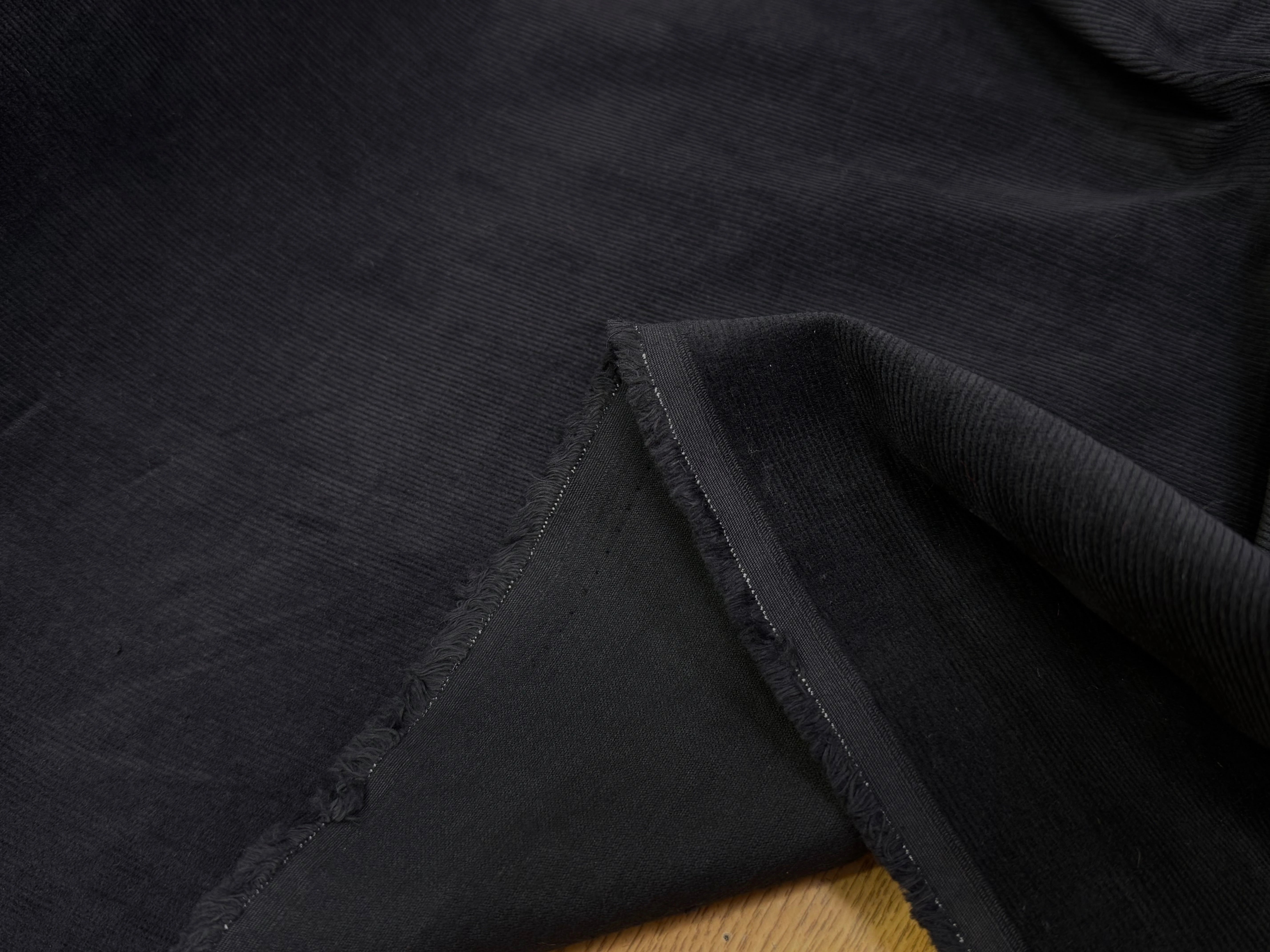 VELOURS 1000 RAIES NOIR - My Little Coupon