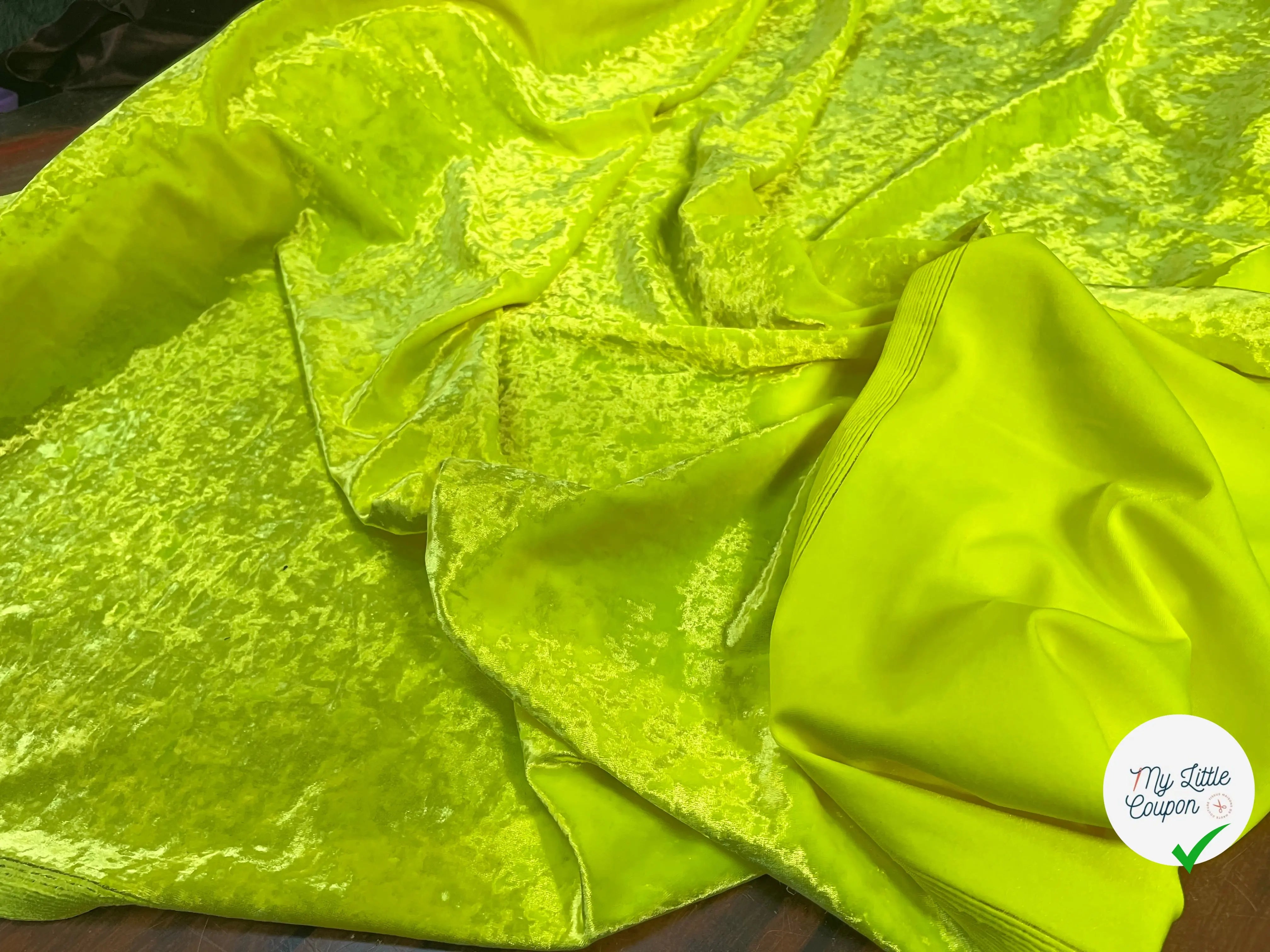 VELOURS CARVICO MAILLE STRETCH JAUNE FLUO - My Little Coupon