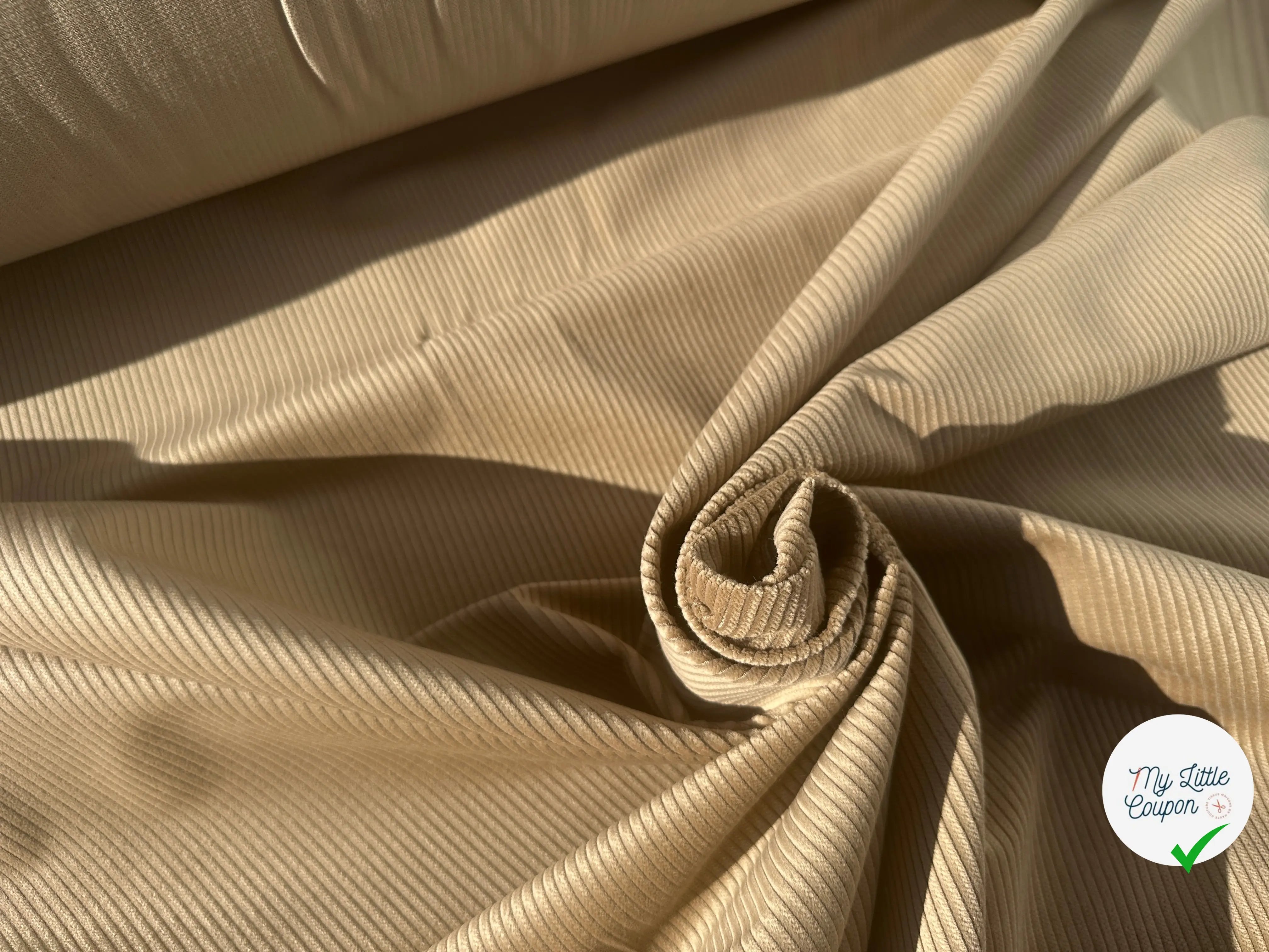 VELOURS CÔTELÉ CHIC BEIGE MOYEN STRETCH - My Little Coupon