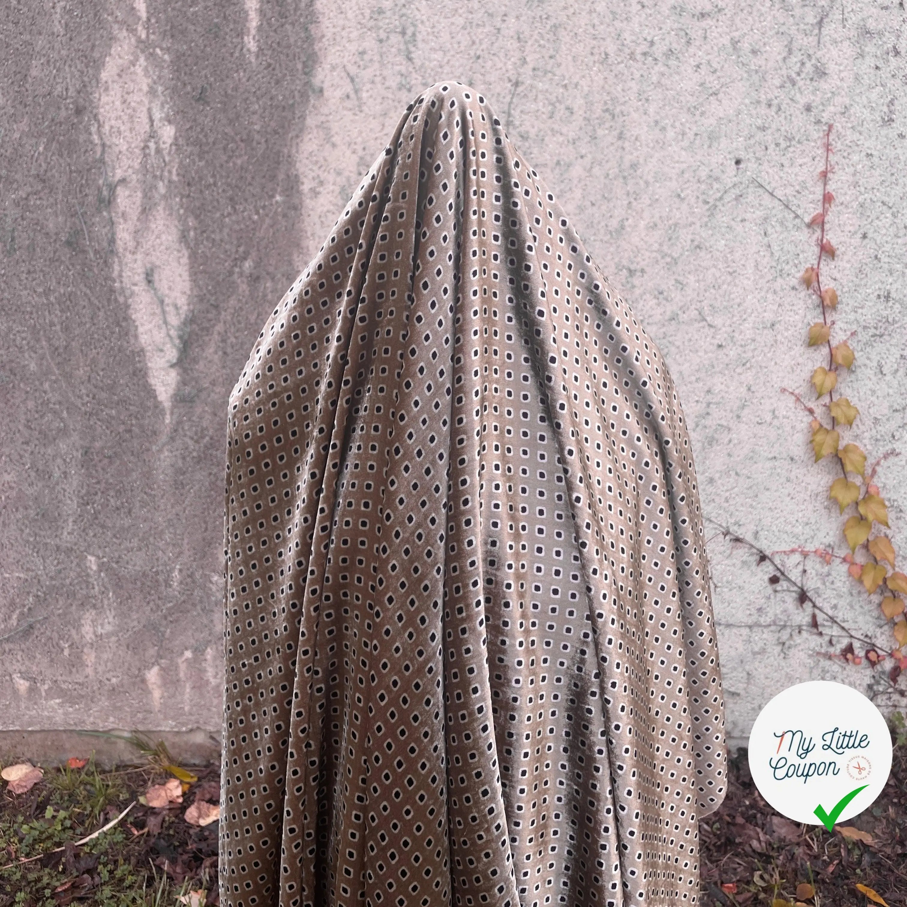 VELOURS LISSE FOND VIEIL OR PETITS MOTIFS 18% SOIE - My Little Coupon - tissu - coudre
