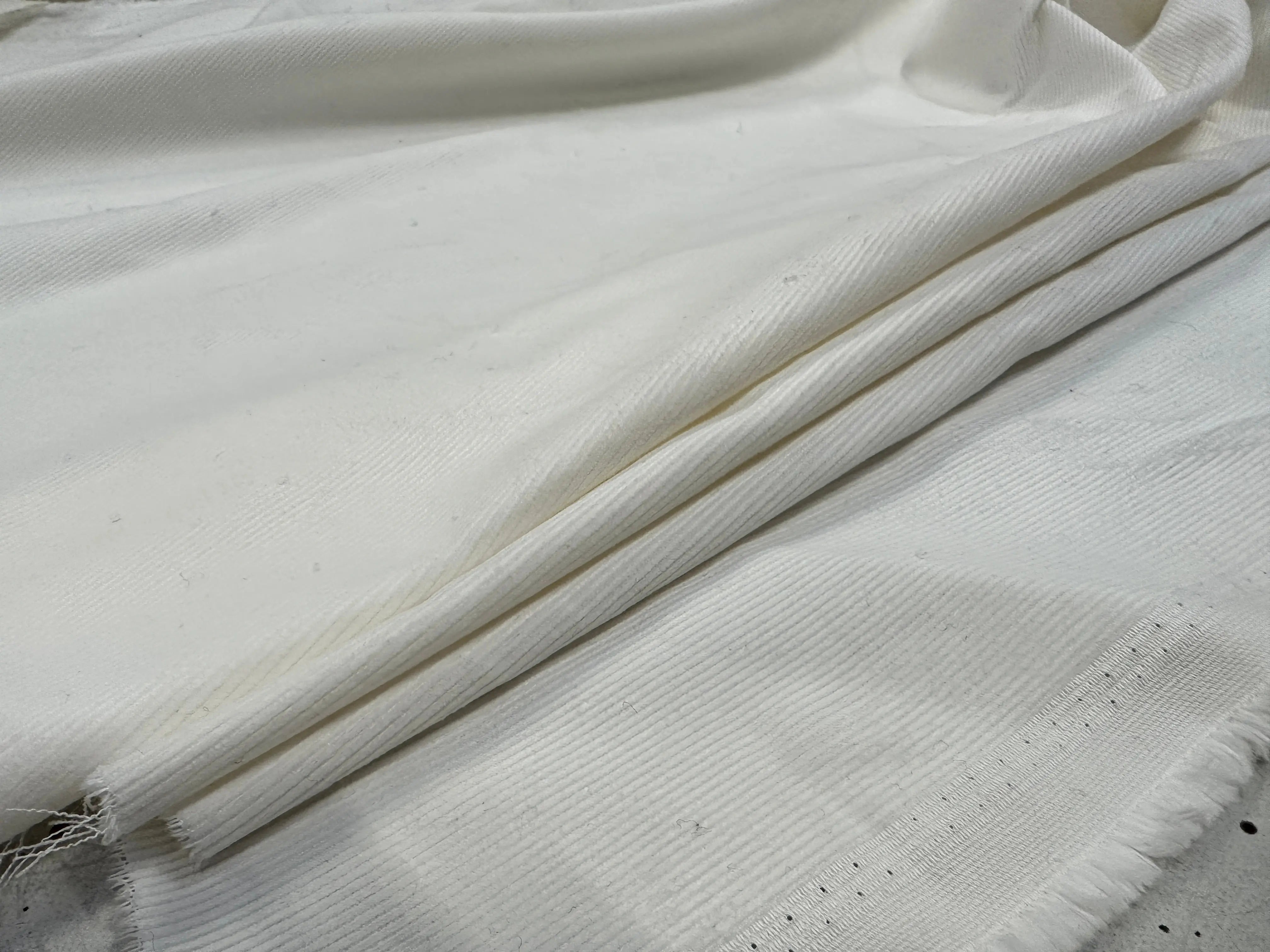 VELOURS MILLE RAIES BLANC - My Little Coupon
