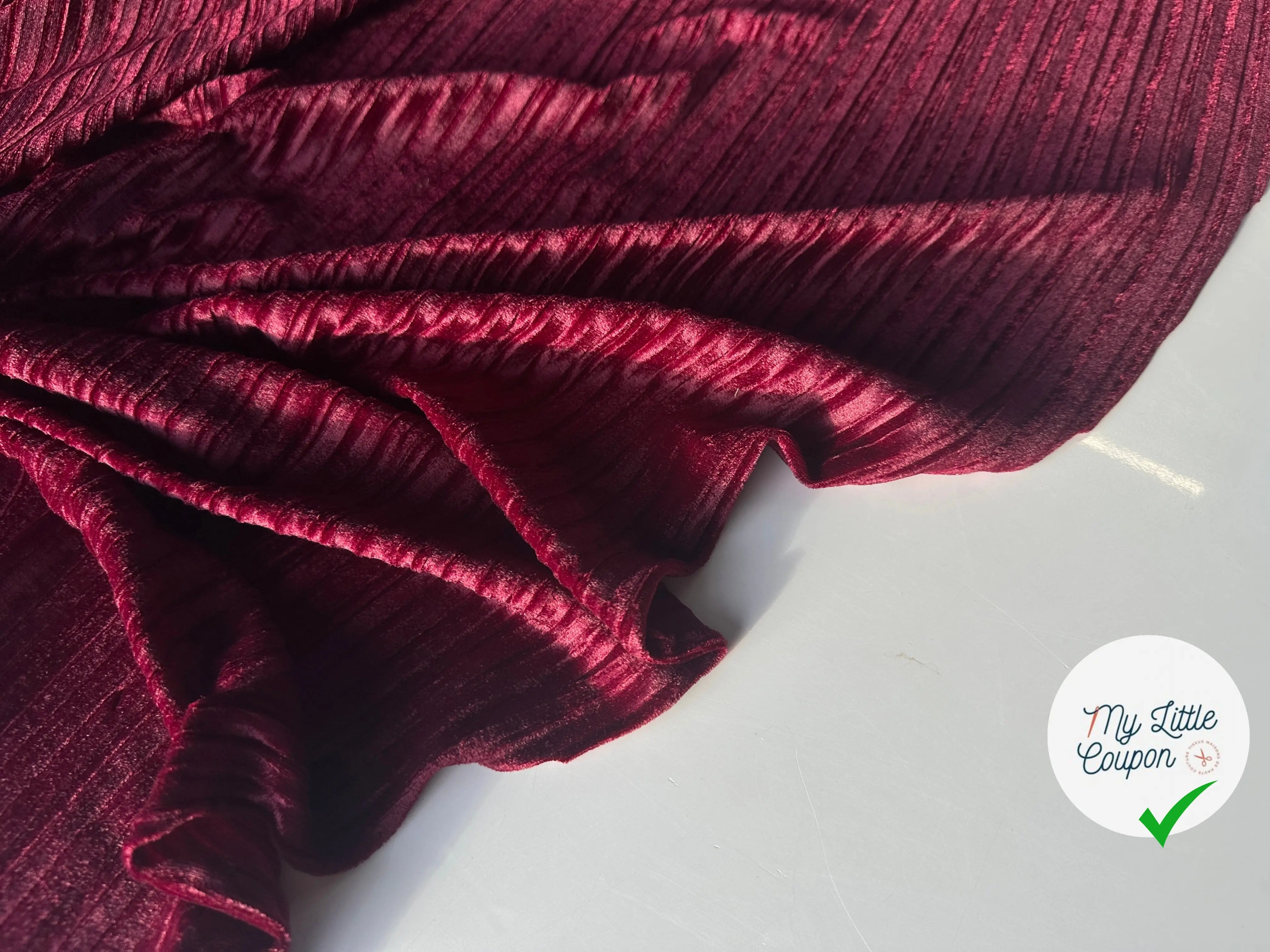VELOURS PLISSÉ ROUGE LIE DE VIN MLC INTERN