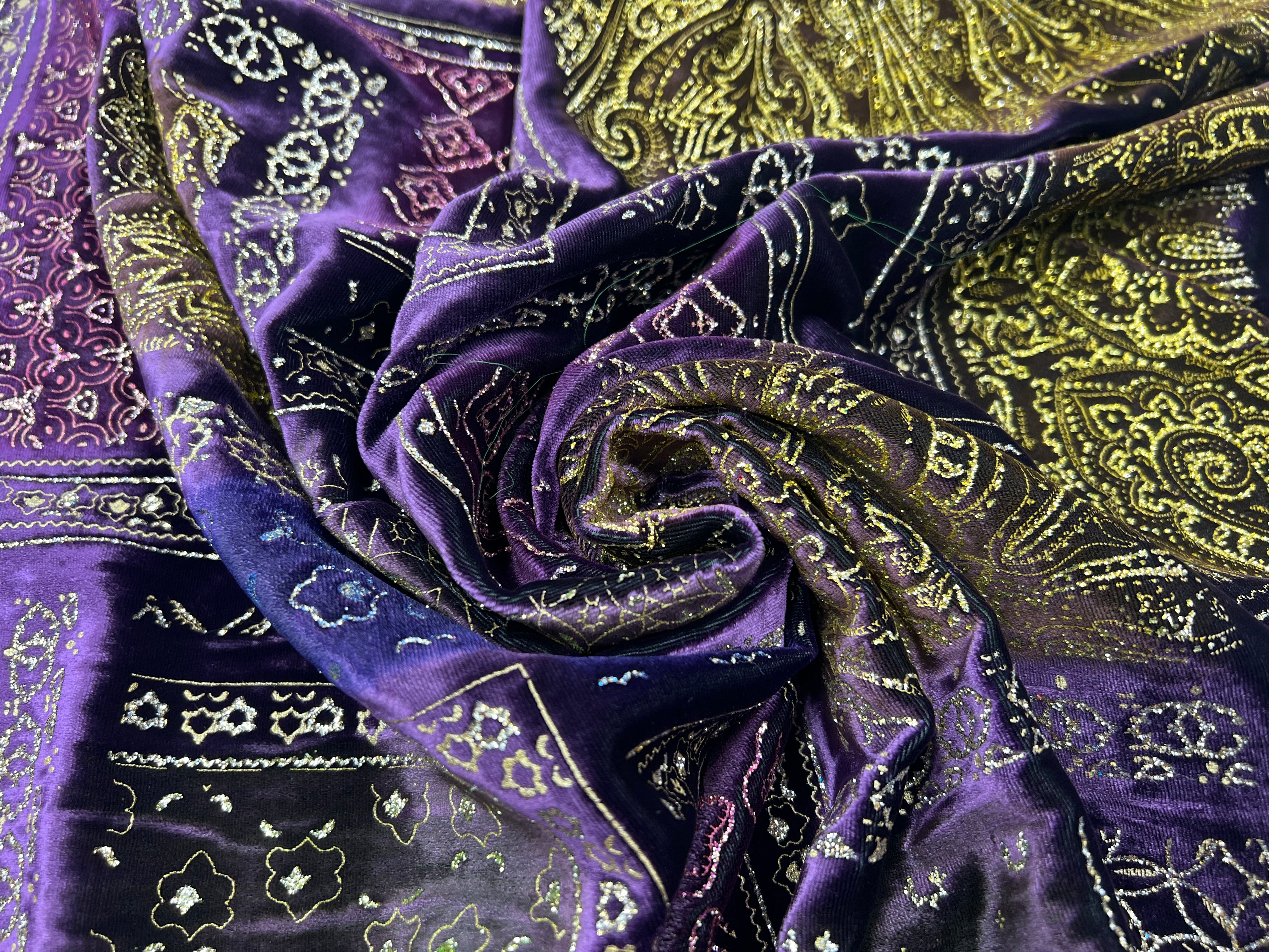 VELOURS PURPLE PROSPECTION MOTIFS DORÉS MSO