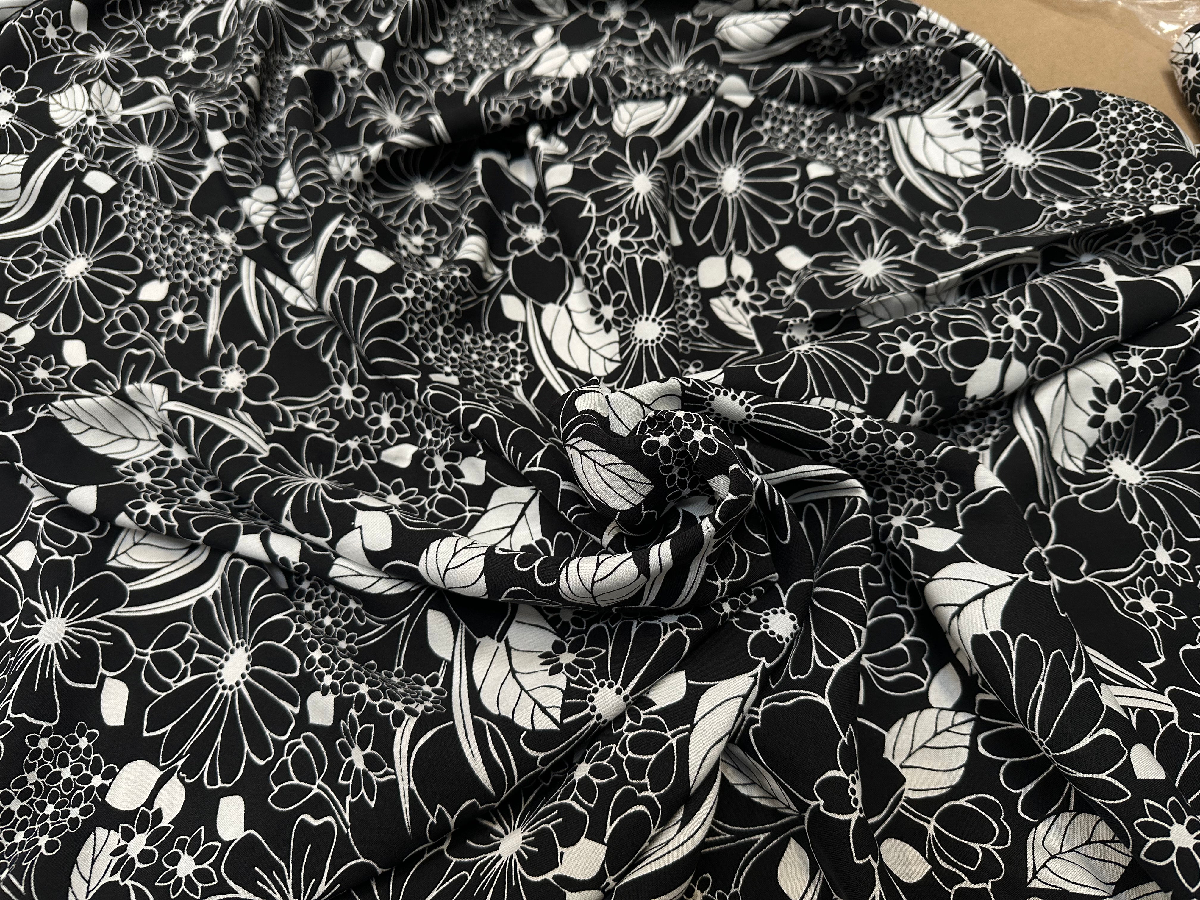 VISCOSE BESTA NOIR / BLANC CASSE 1B D1P 150 - My Little Coupon
