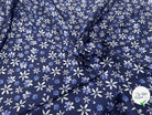 VISCOSE DOUCE TRES LEGEREMENT SATINEE PRINT FLEURS SUR FOND BLEU - My Little Coupon