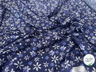 VISCOSE DOUCE TRES LEGEREMENT SATINEE PRINT FLEURS SUR FOND BLEU - My Little Coupon
