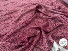 VISCOSE DOUCE TRES LEGEREMENT SATINEE PRINT FLEURS SUR FOND BORDEAUX - My Little Coupon