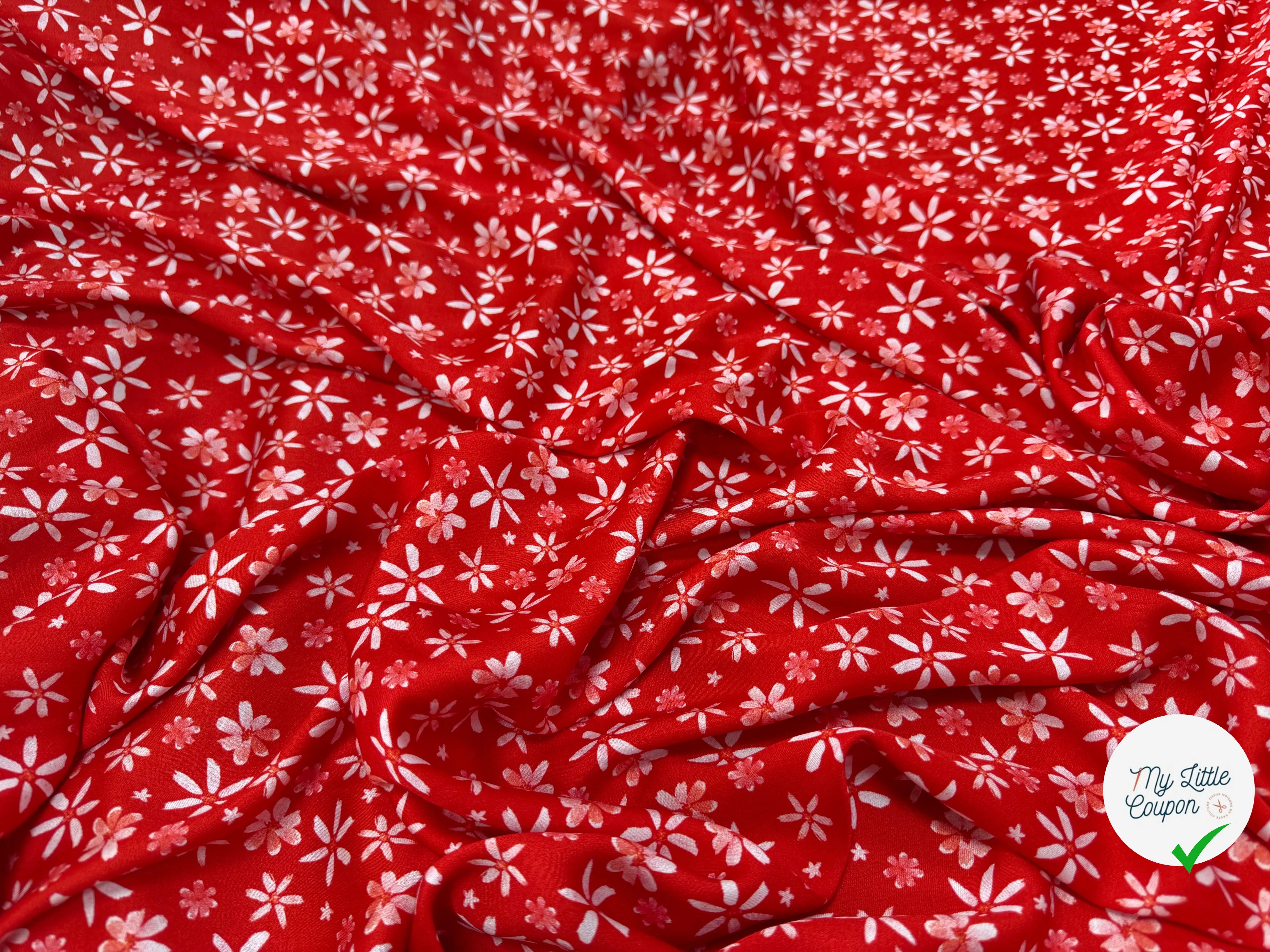 VISCOSE DOUCE TRES LEGEREMENT SATINEE PRINT FLEURS SUR FOND ROUGE - My Little Coupon