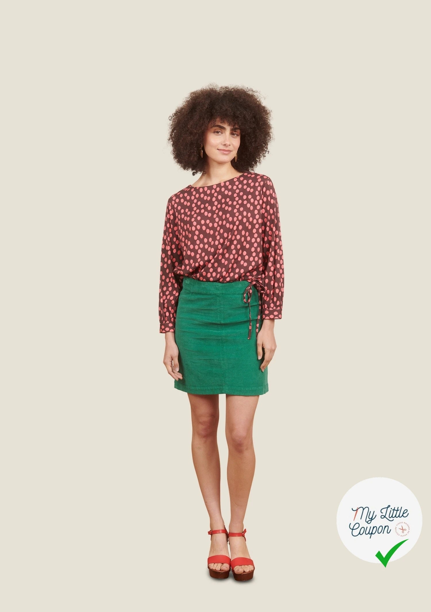 VISCOSE ÉLASTHANNE IMPRIMÉ POIS ROSES FOND MARRON - My Little Coupon