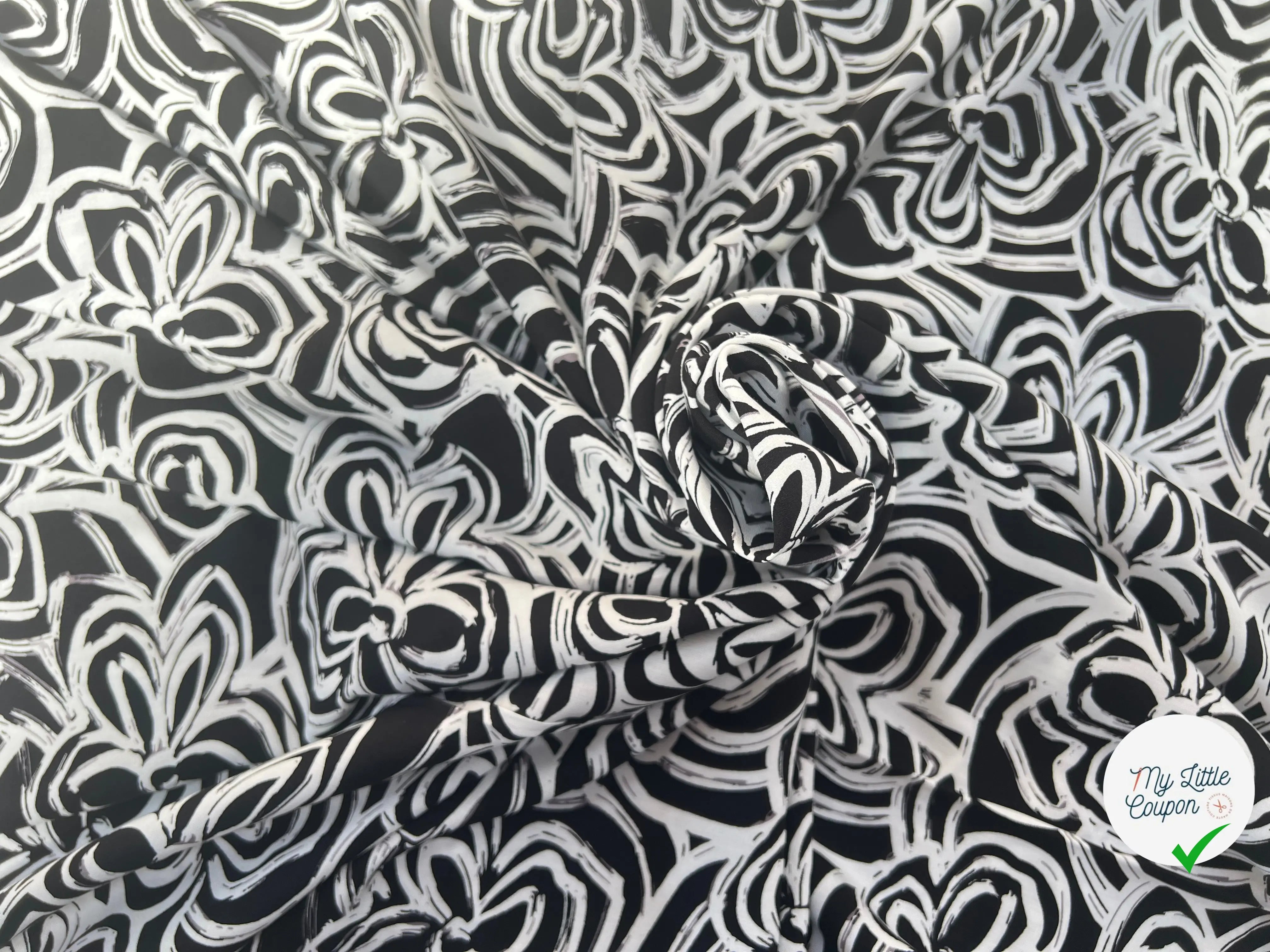 VISCOSE FLEURS NOIR ET BLANC - My Little Coupon