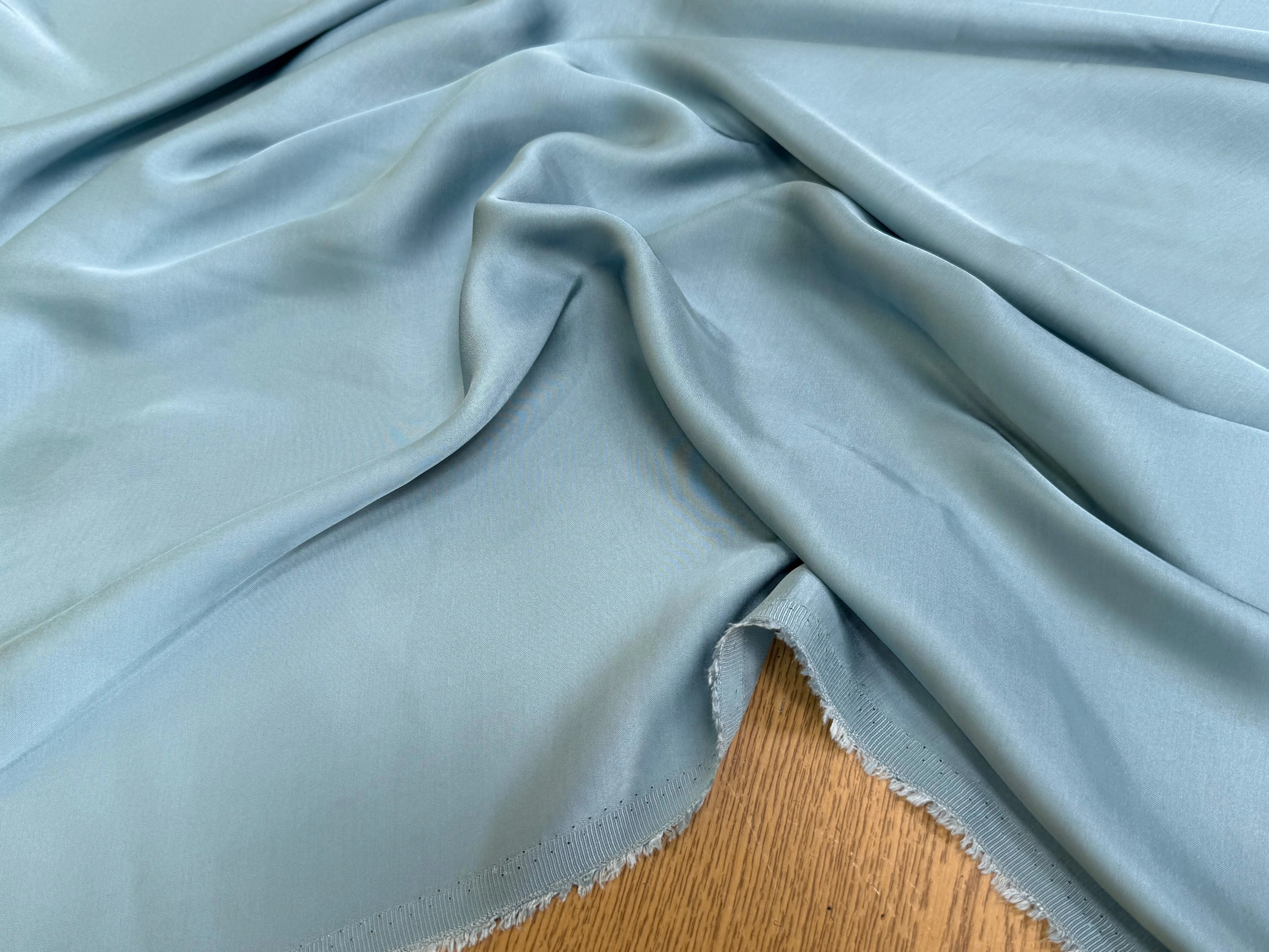 VISCOSE FLUIDE ENVERS SATIN BLEU GRIS - My Little Coupon