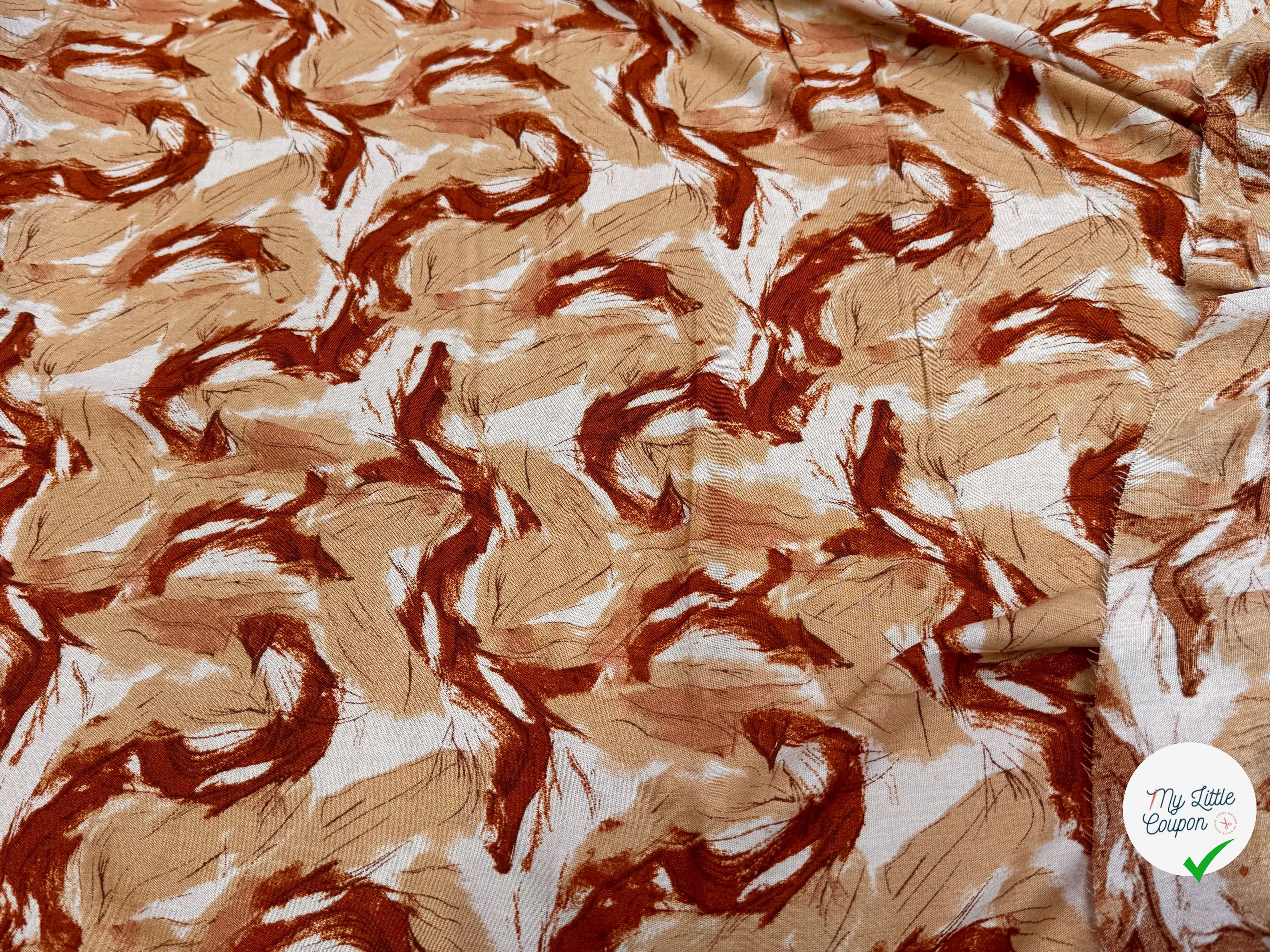 VISCOSE FLUIDE FOND BEIGE IMPRIMÉE TOURBILLON BEIGE ET CHOCO - My Little Coupon