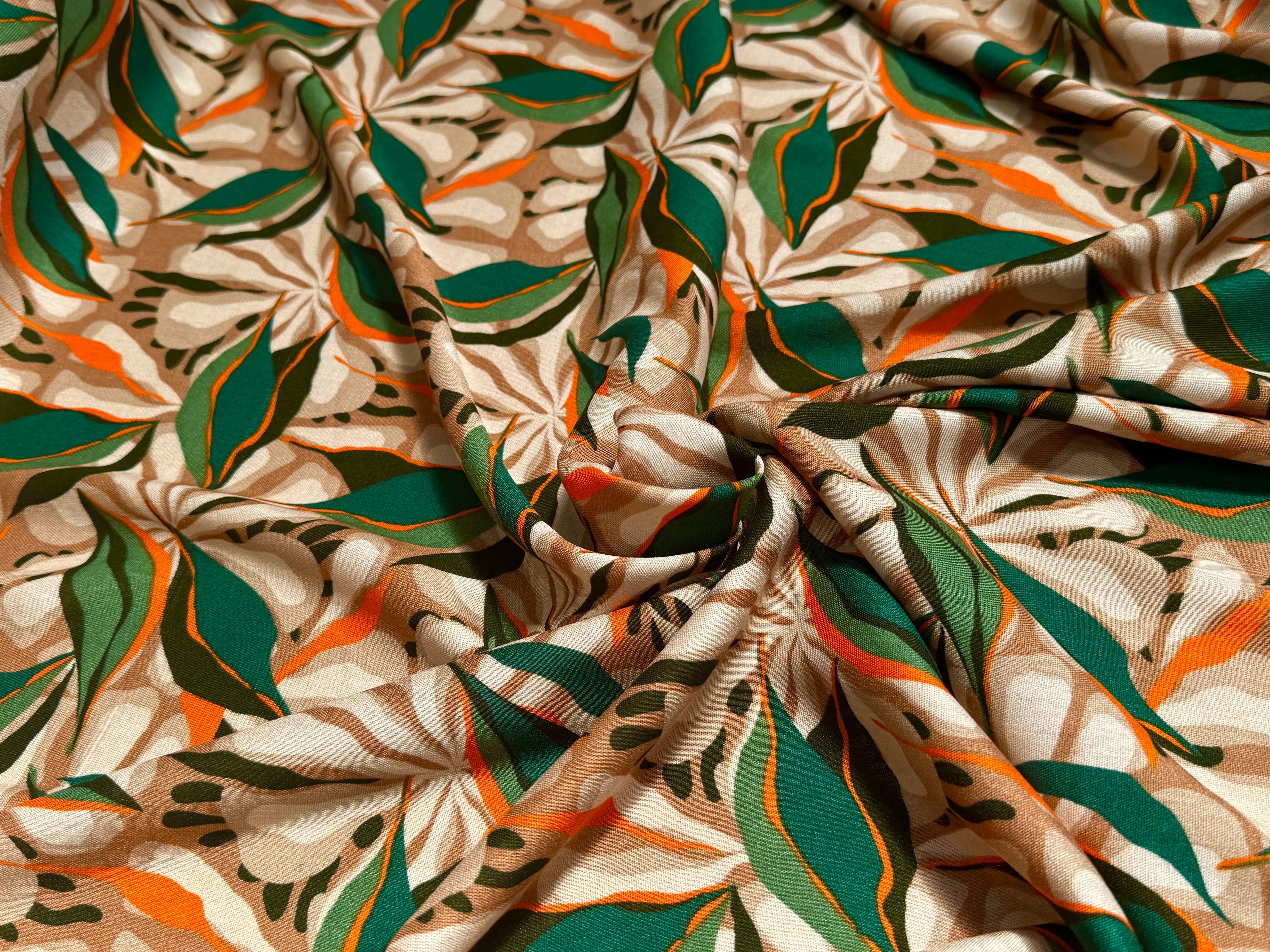 VISCOSE FLUIDE FOND BEIGE MOTIFS FEUILLAGES VERT ORANGE - My Little Coupon