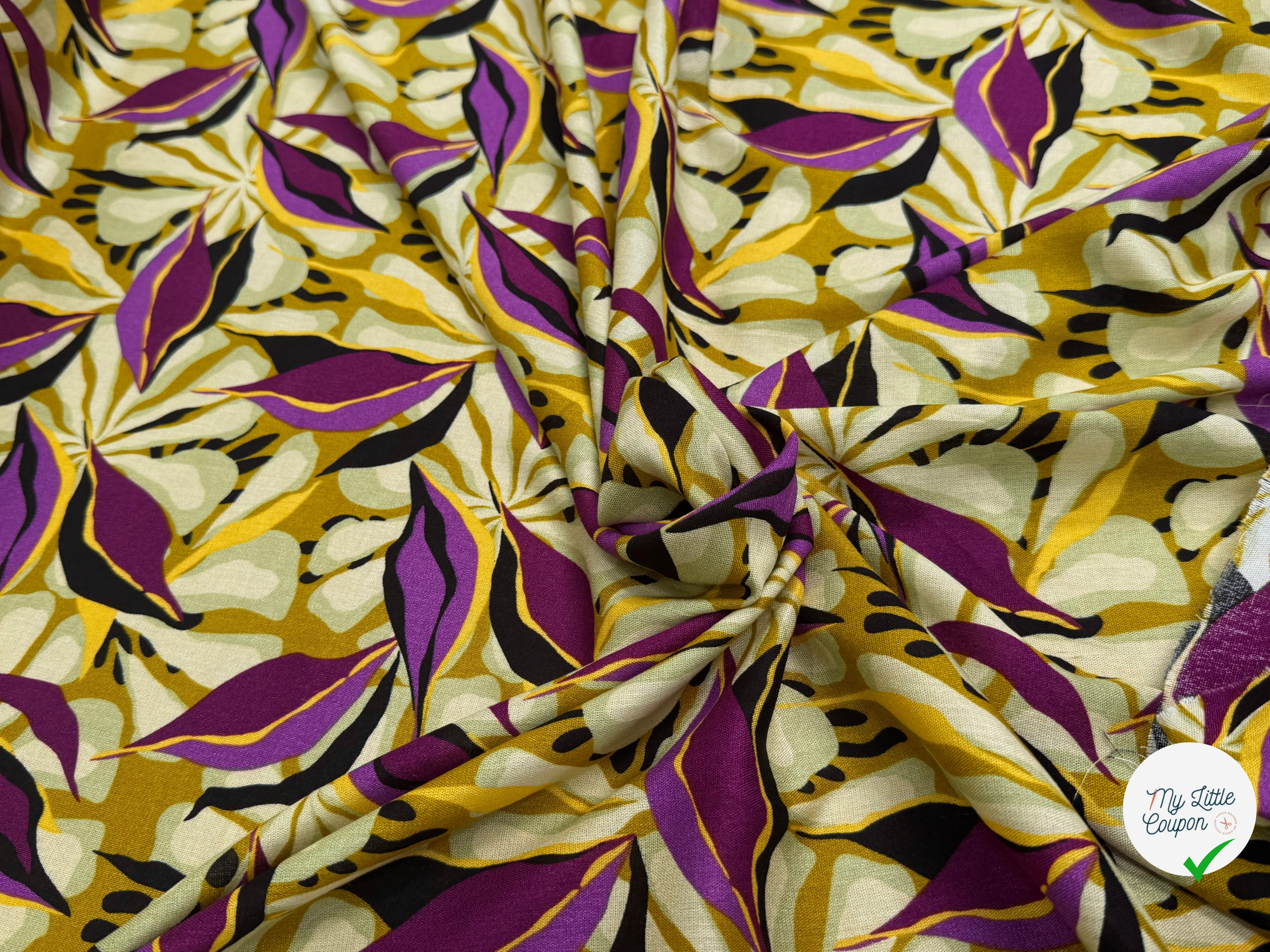 VISCOSE FLUIDE MOTIFS FEUILLAGES VIOLET NOIR - My Little Coupon
