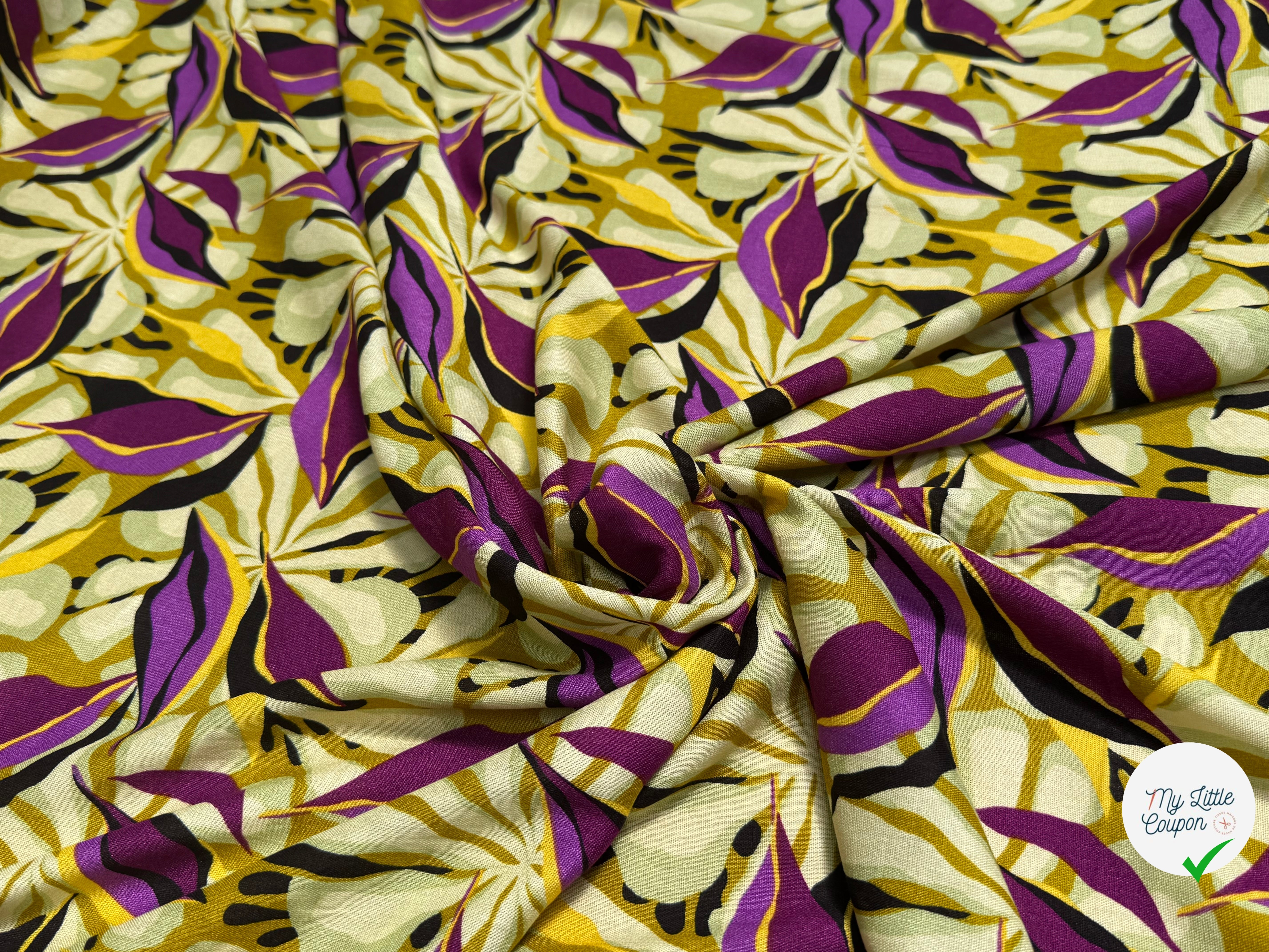 VISCOSE FLUIDE MOTIFS FEUILLAGES VIOLET NOIR - My Little Coupon