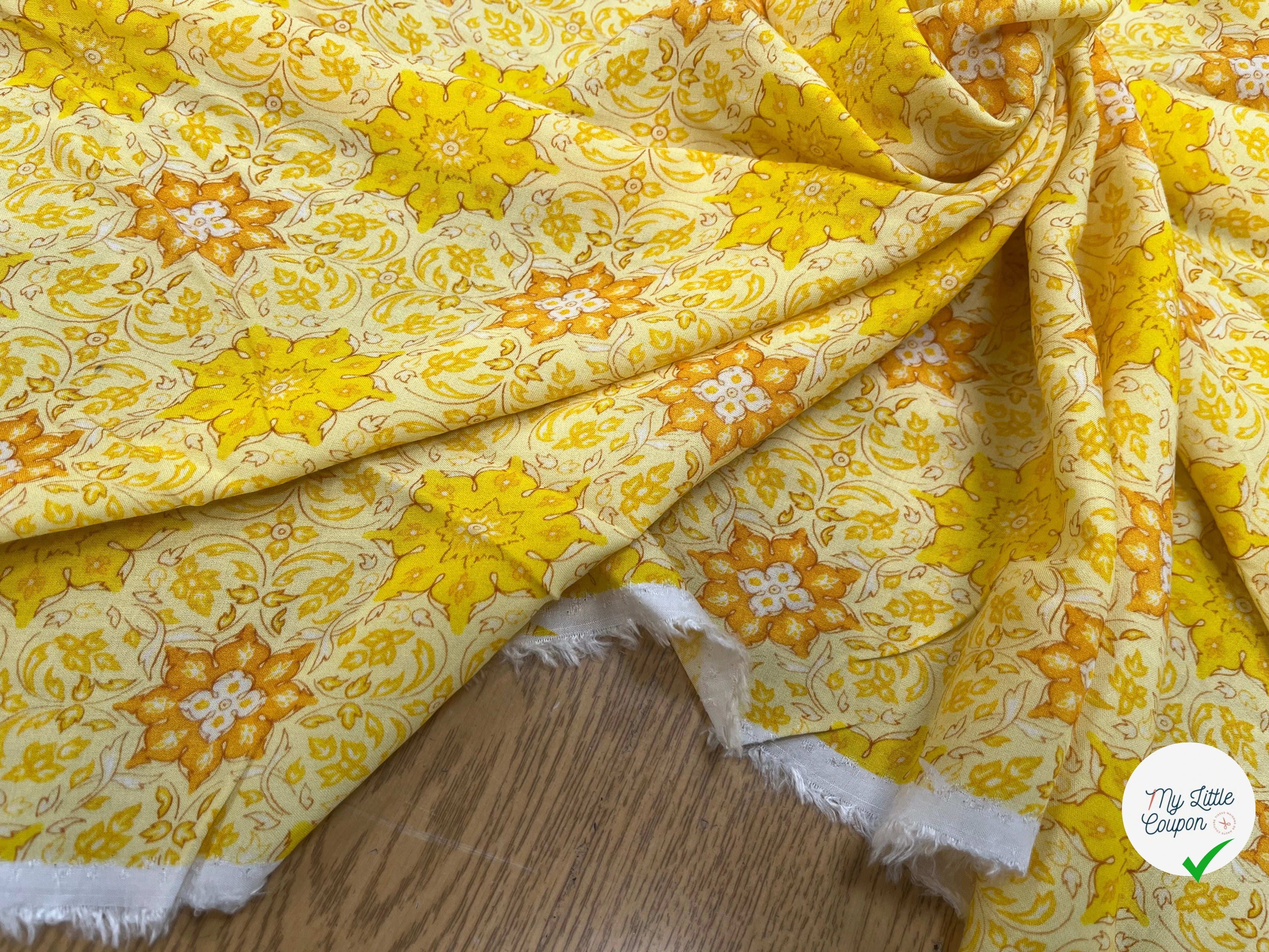 VISCOSE FOND JAUNE MOTIF FLEURS - My Little Coupon