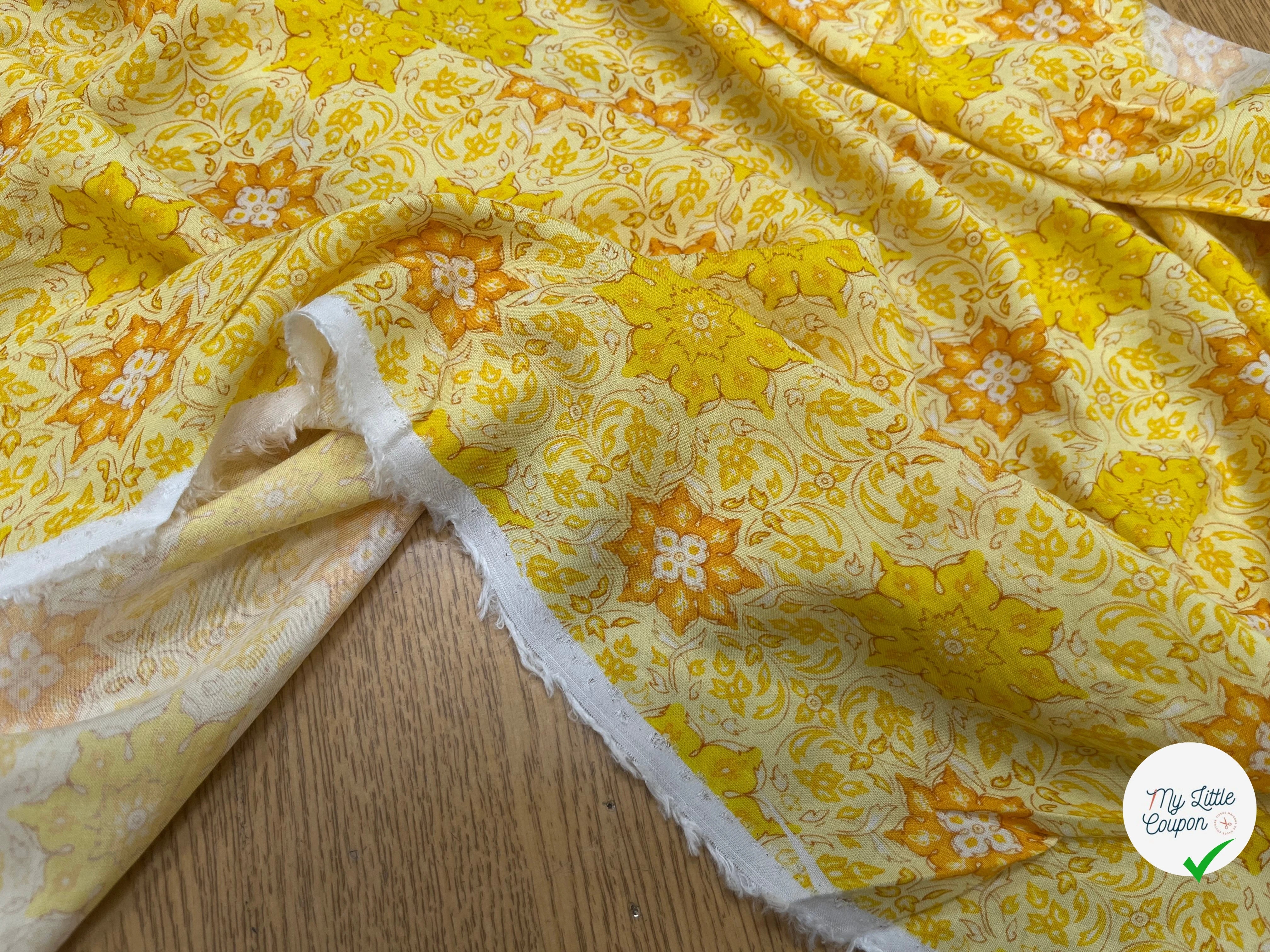 VISCOSE FOND JAUNE MOTIF FLEURS - My Little Coupon