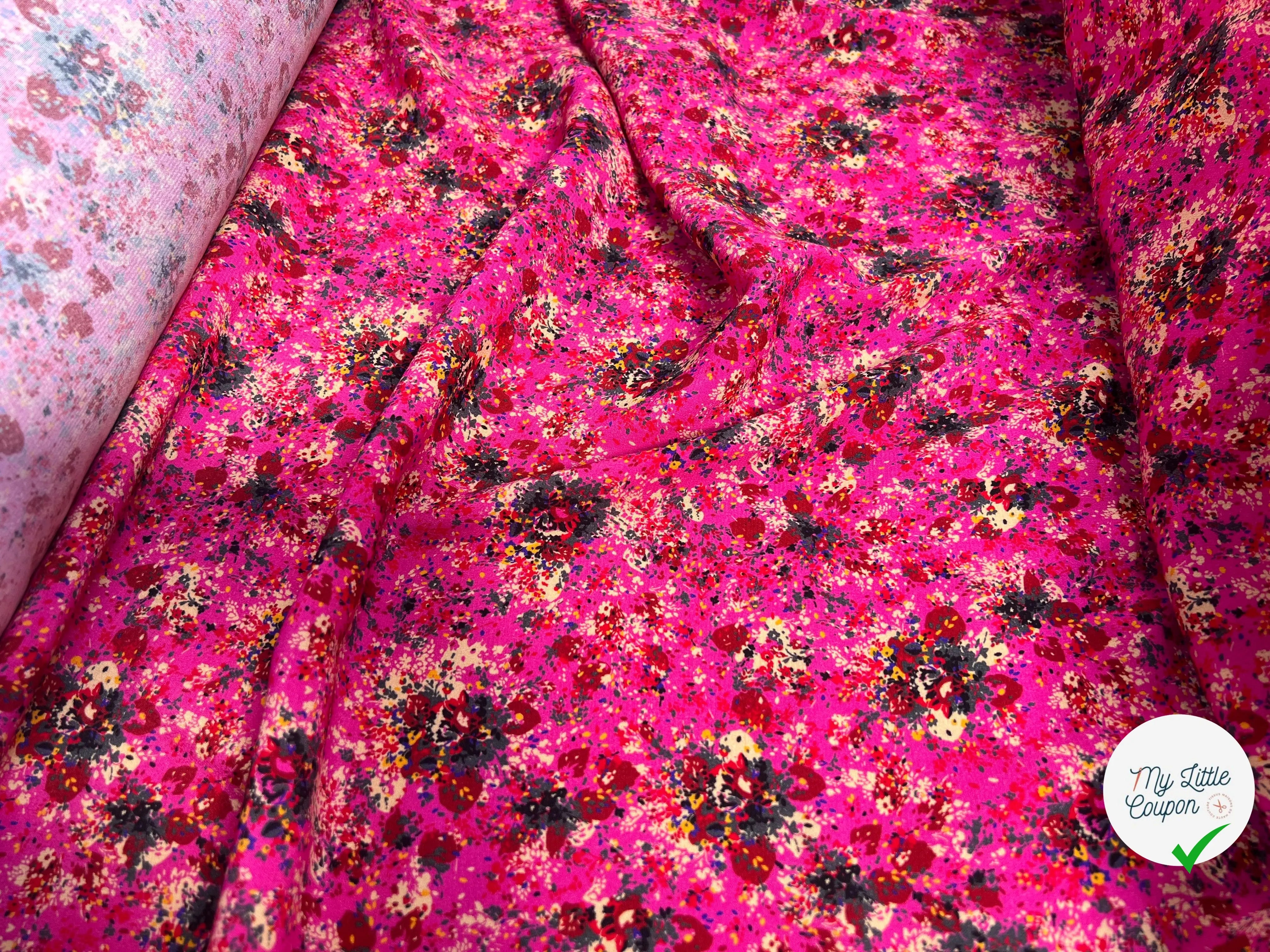 VISCOSE IMPRIMÉ FOND ROSE MOTIFS BOUQUET DE FLEURS - My Little Coupon