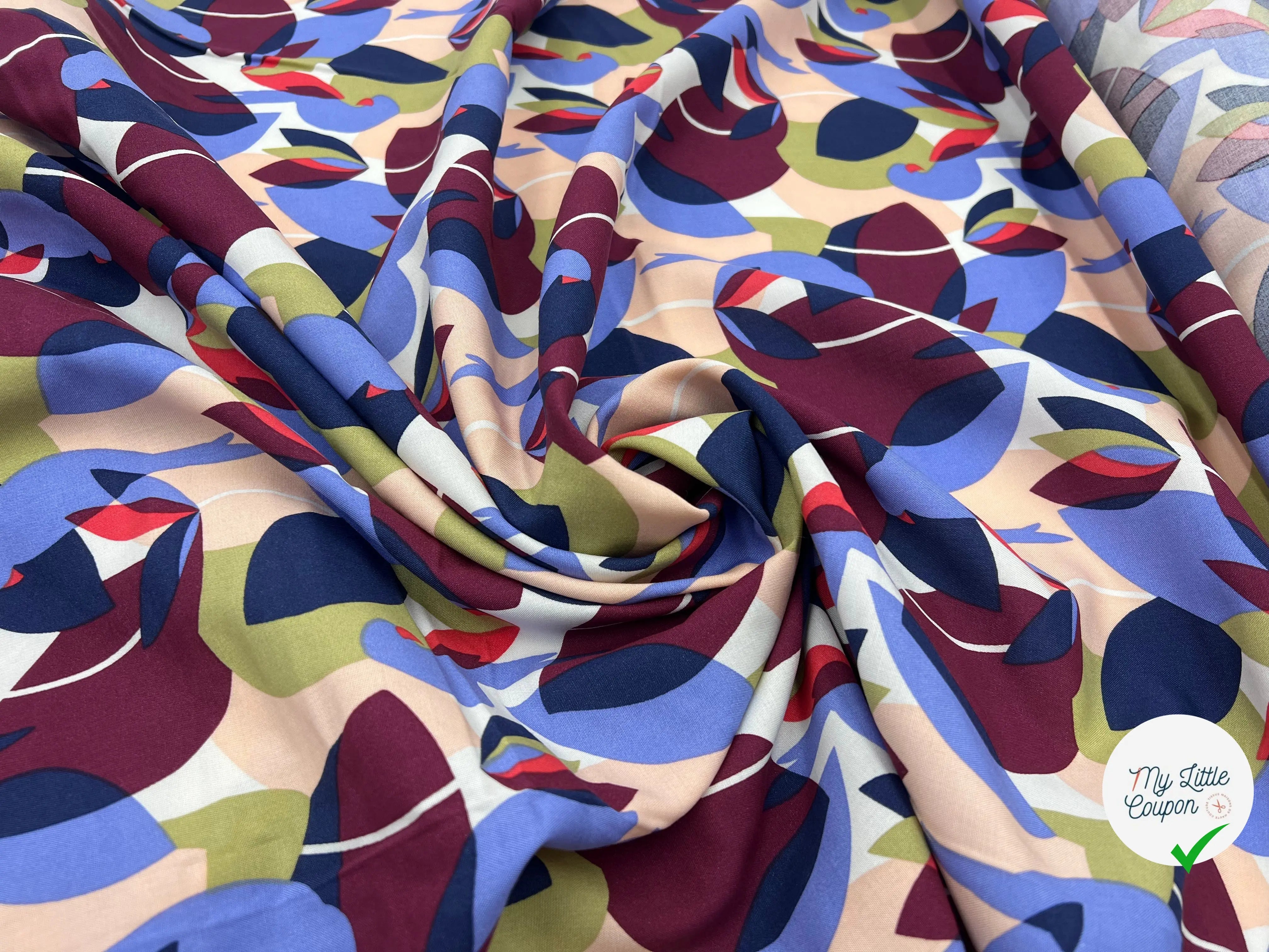 VISCOSE IMPRIMÉE FEUILLAGE ET HIRONDELLE IMAGINAIRE - My Little Coupon - tissu - coudre