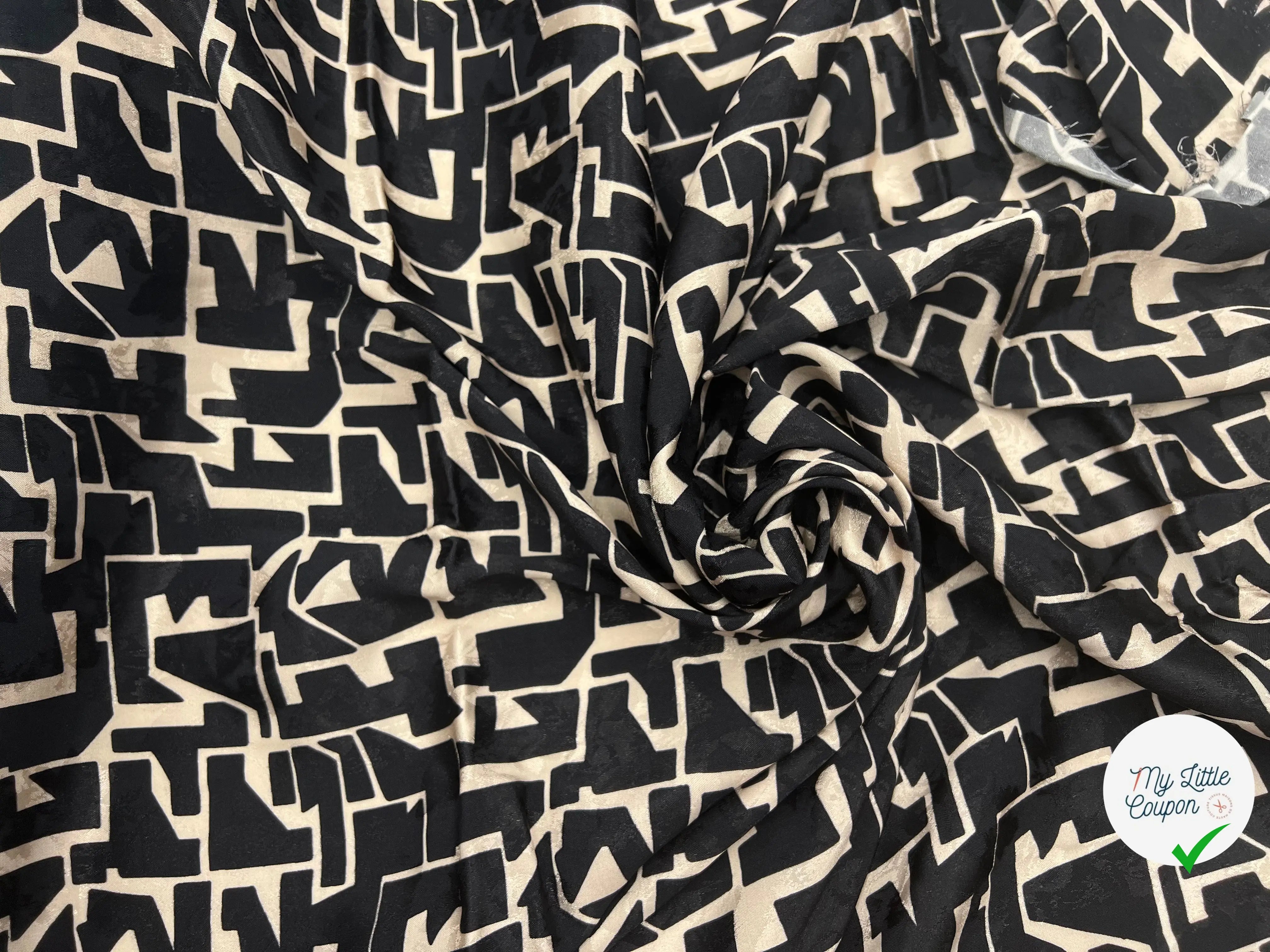 VISCOSE JACQUARD ORIGAMI DE NOIR & CRÈME - coupon de tissu de 1 mètre 85 - My Little Coupon - tissu - coudre