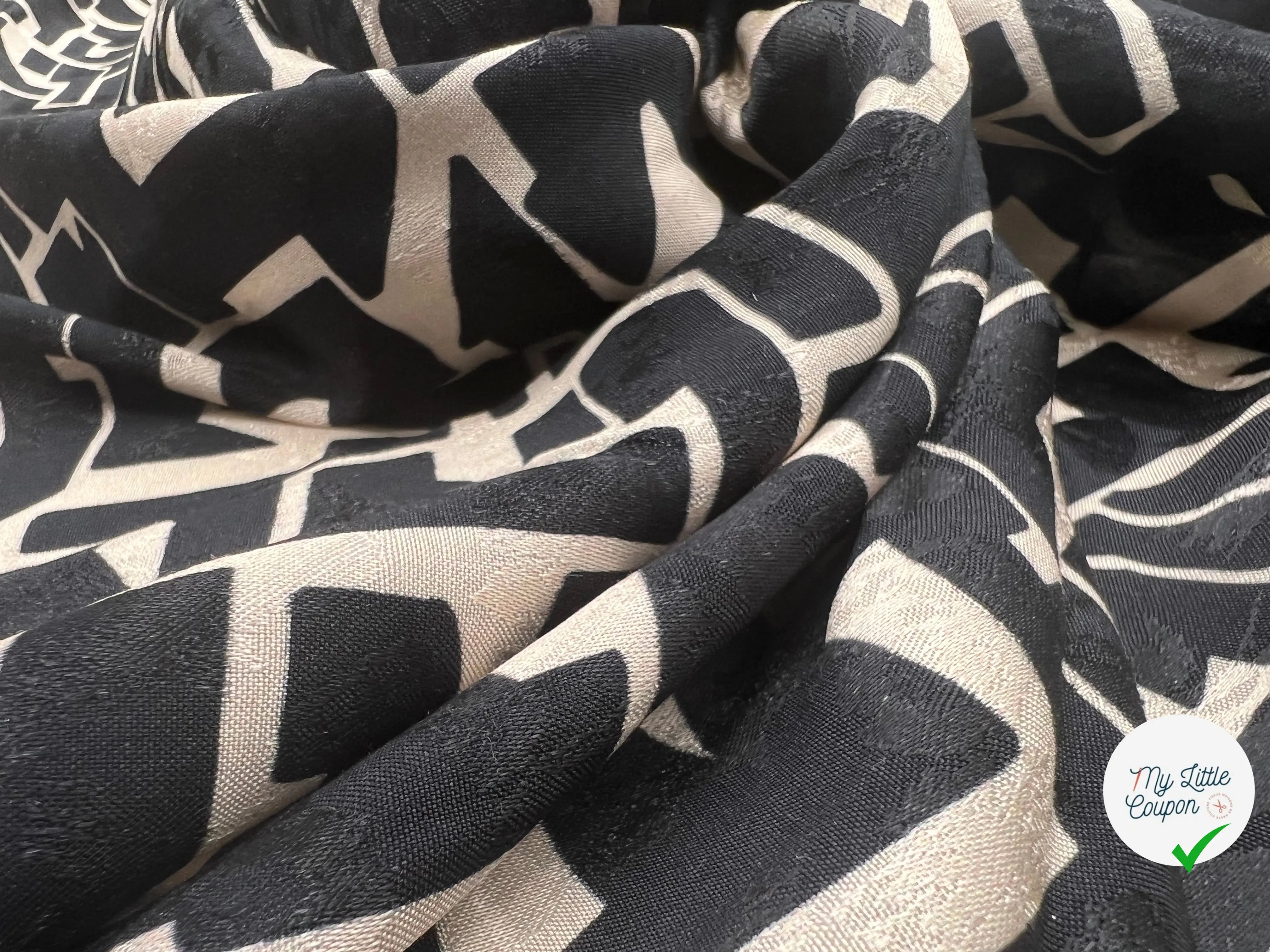 VISCOSE JACQUARD ORIGAMI DE NOIR & CRÈME - coupon de tissu de 1 mètre 85 - My Little Coupon - tissu - coudre