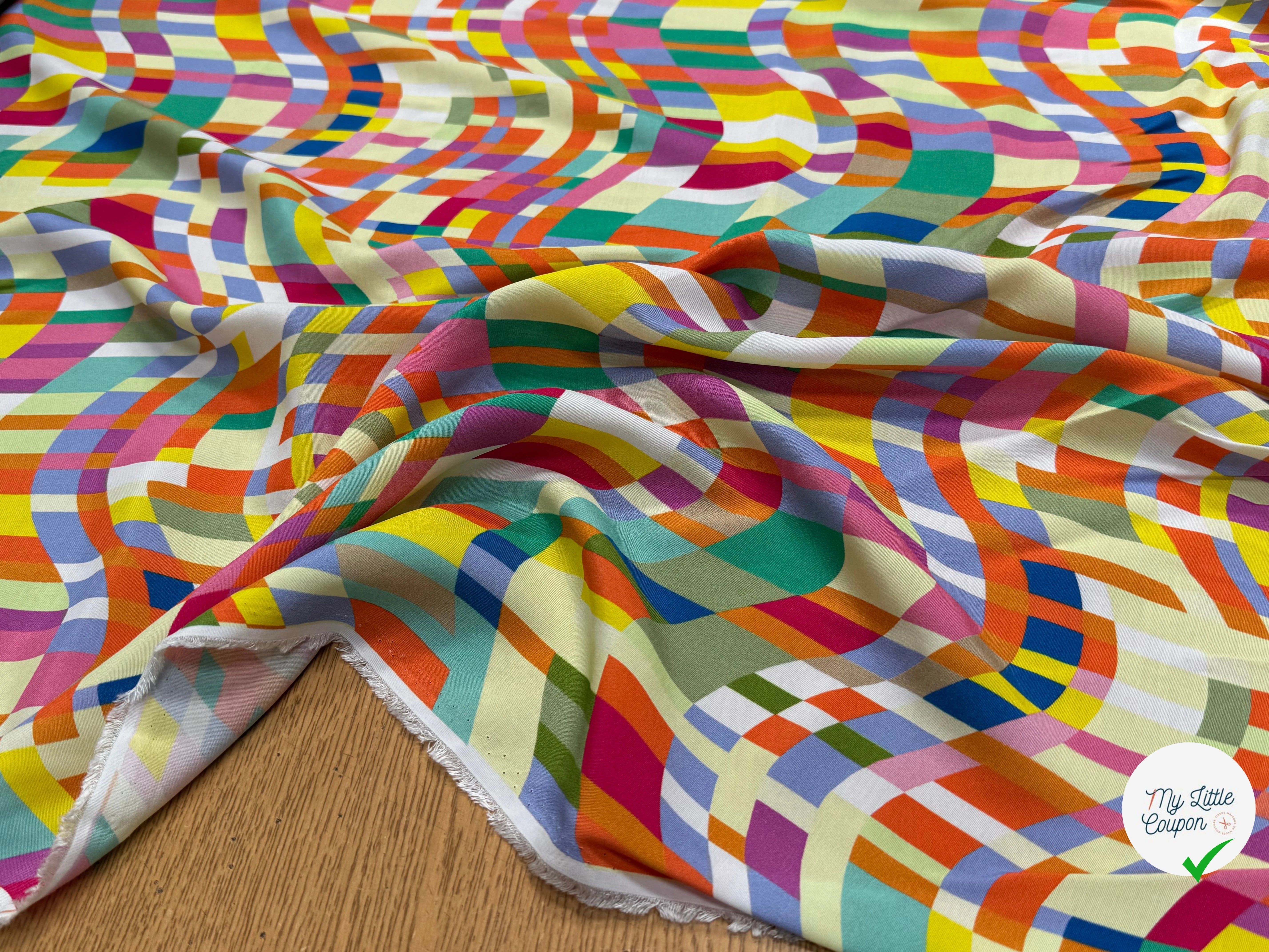 VISCOSE LÉGÈREMENT CREPÉE IMPRIMÉ GRAPHIQUE MULTICOLORE FANTASY COLORAMA - My Little Coupon