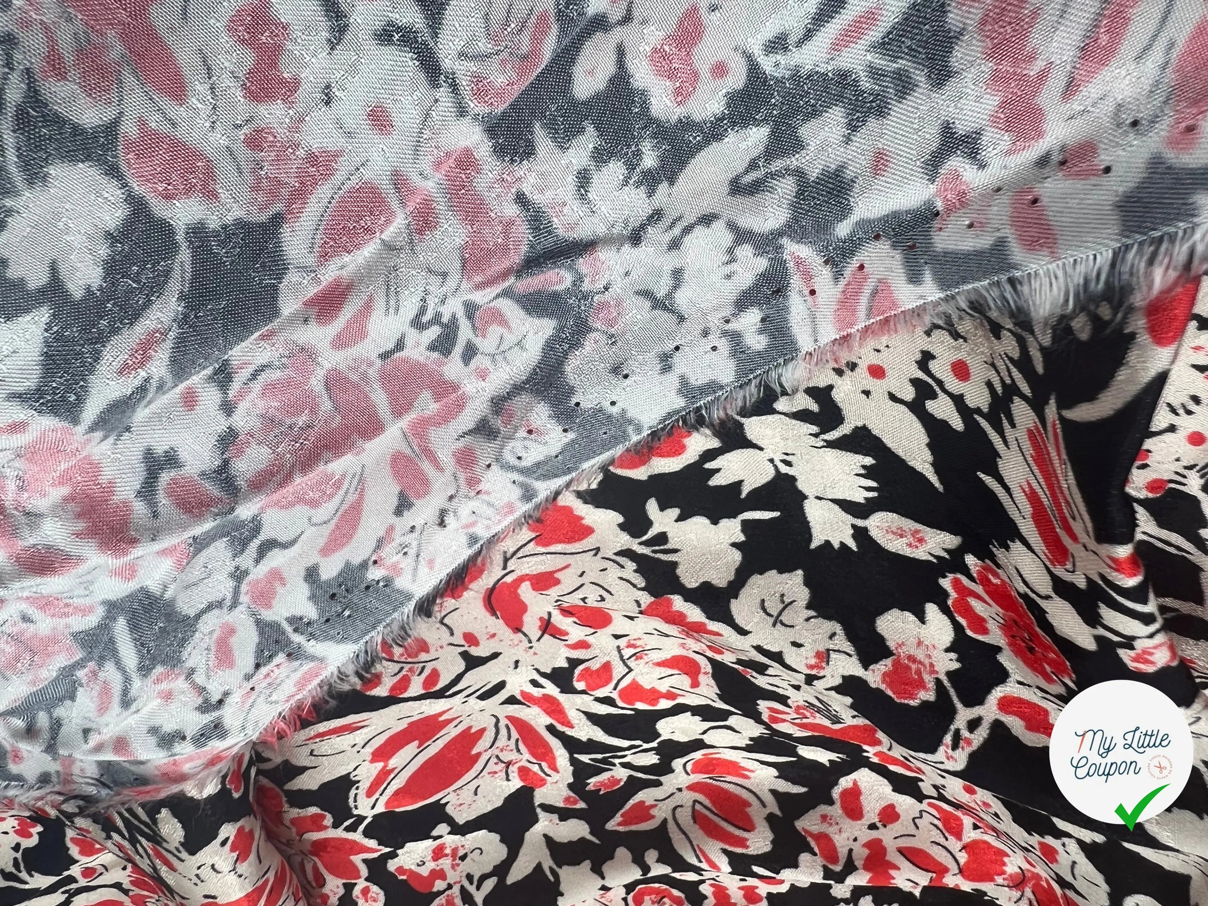 VISCOSE PARADIS DE FLEURS JAPONISANT FOND NOIR- coupon de tissu de 1 mètre 70 (dernier coupon 🚨) - My Little Coupon - tissu - coudre