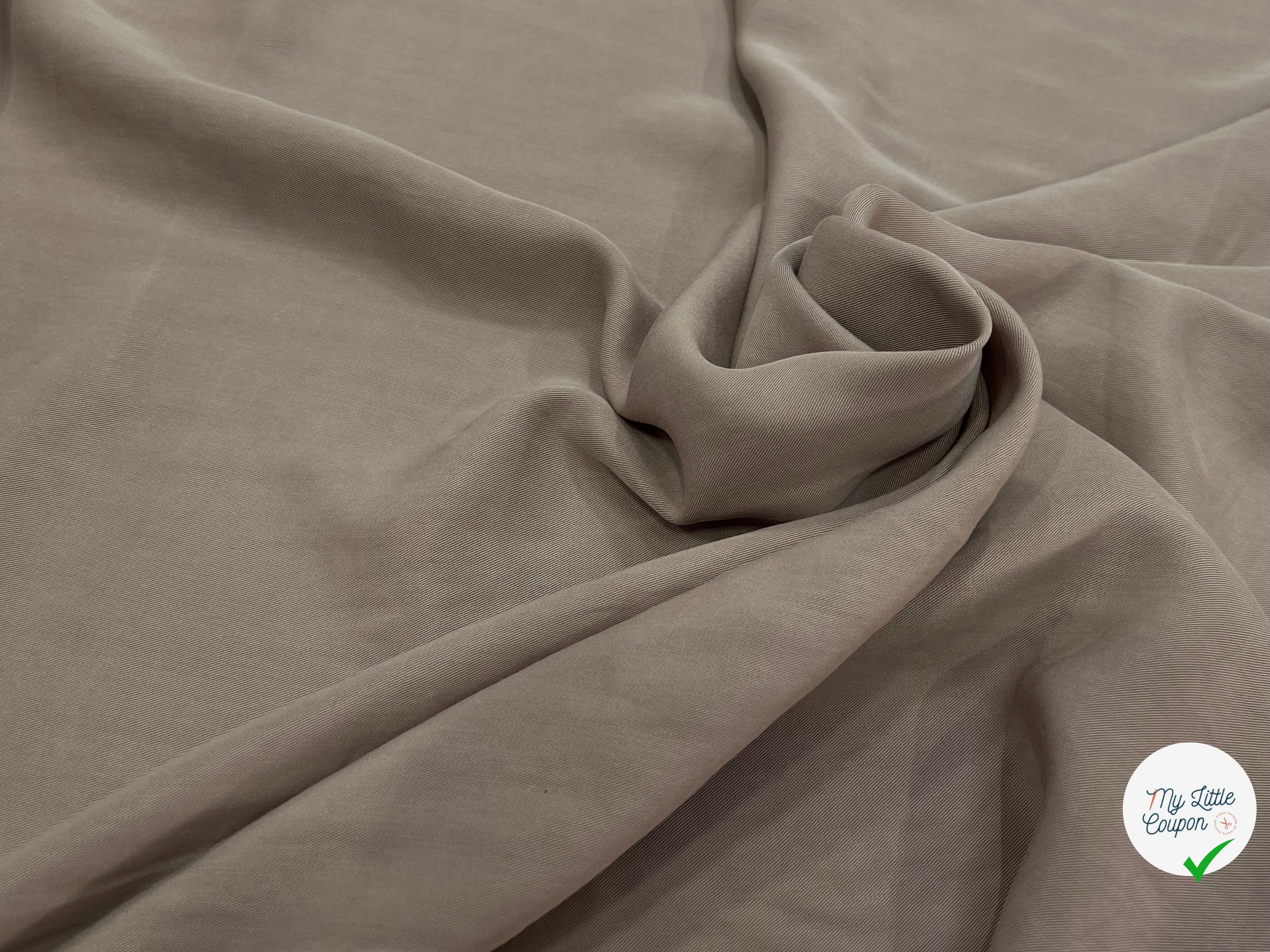 VISCOSE PEAU DE PECHE FLUIDE BEIGE FONCÉ - My Little Coupon