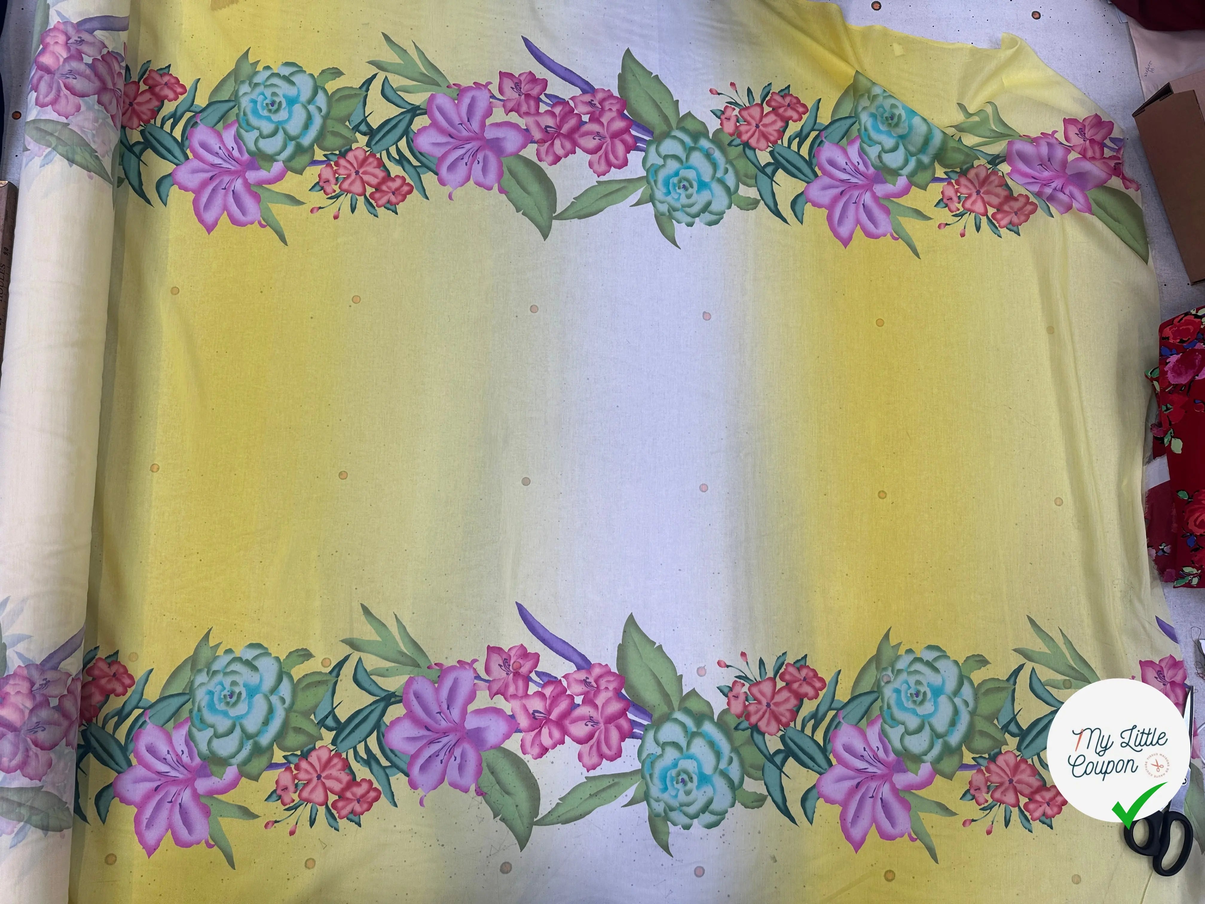 VOILAGE DE COTON SOIE BOUQUET DE FLEURS FOND JAUNE MLC INTERN