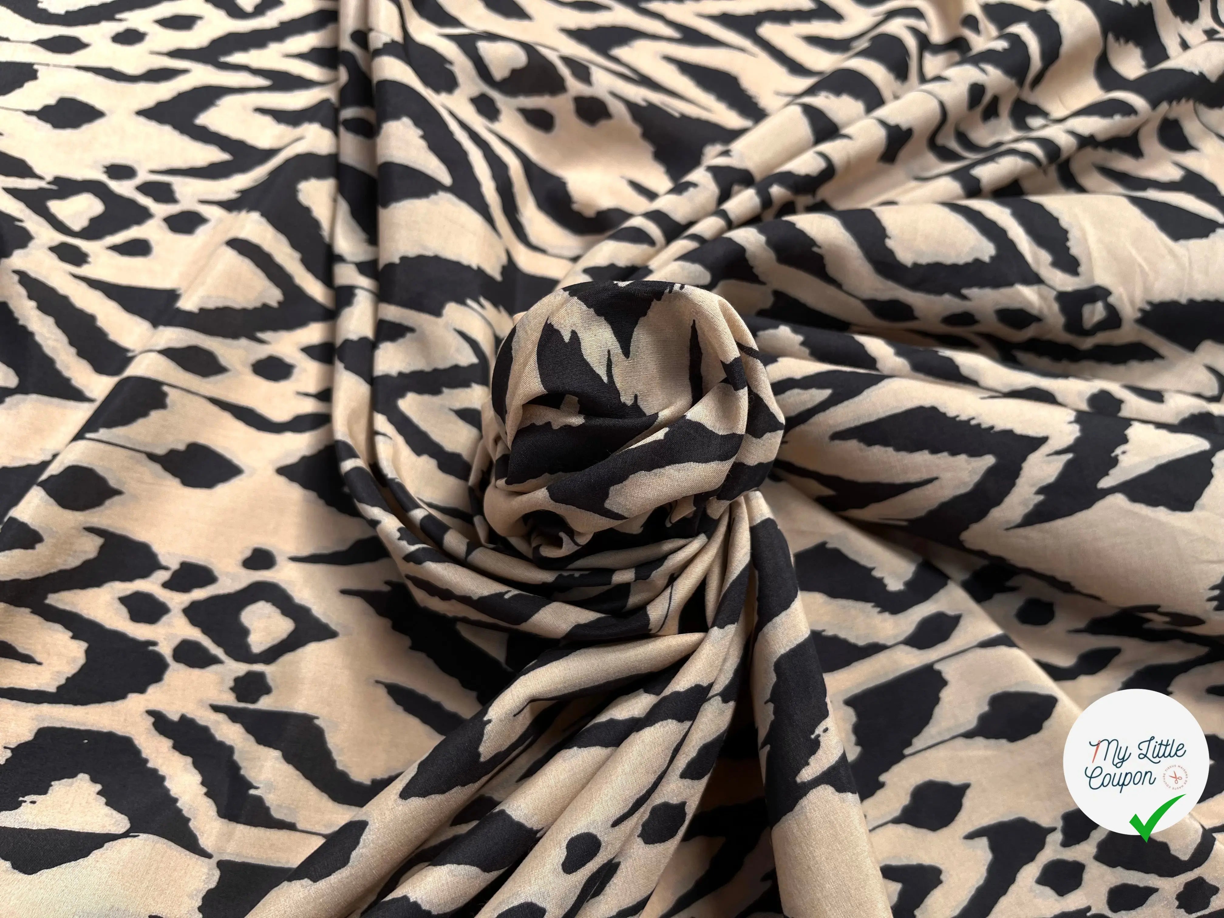 VOILE COTON SOIE FOND BEIGE MOTIF VAGUE SAFARI - My Little Coupon