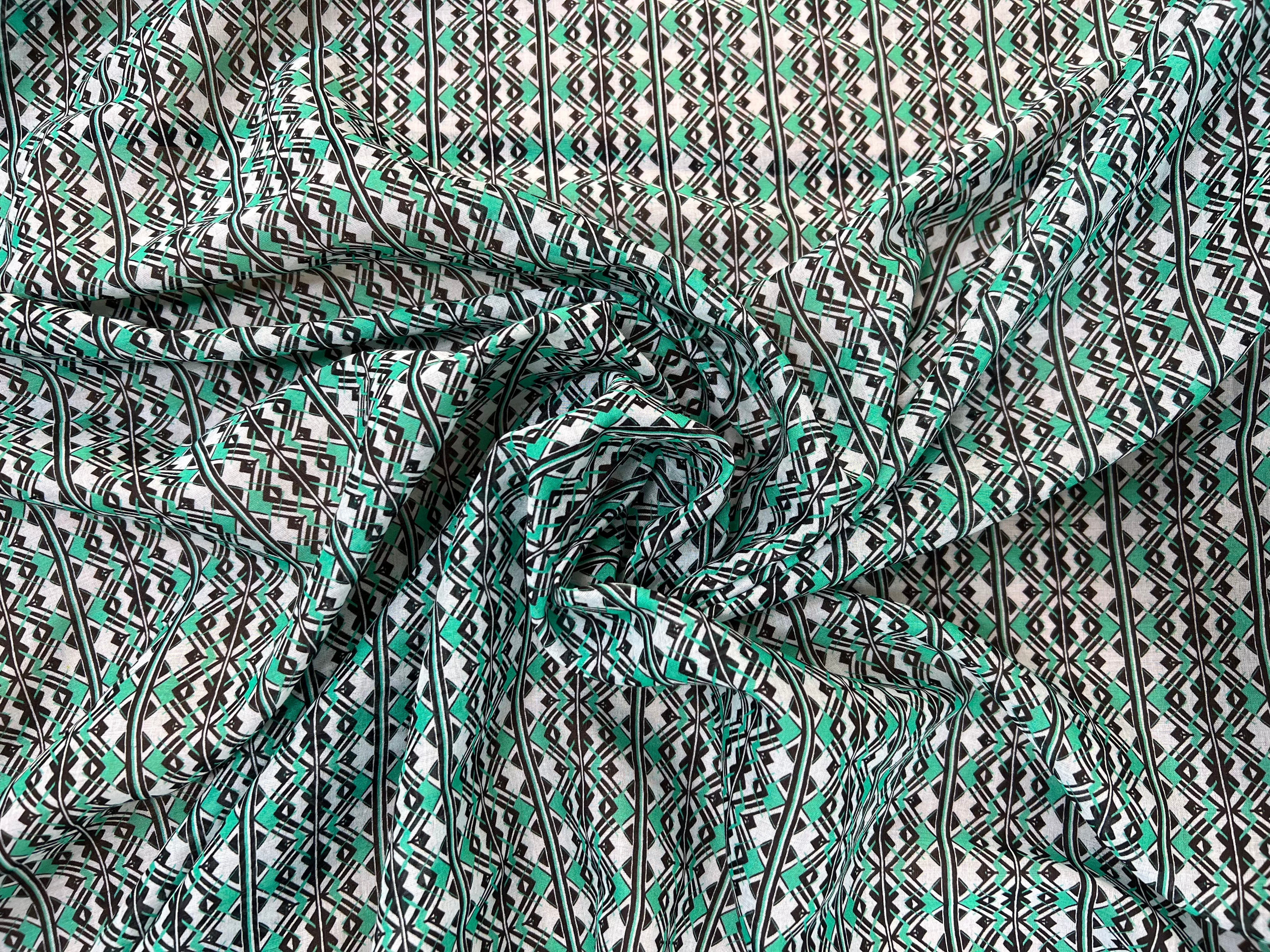 VOILE DE COTON À MOTIF GÉOMÉTRIQUE - My Little Coupon