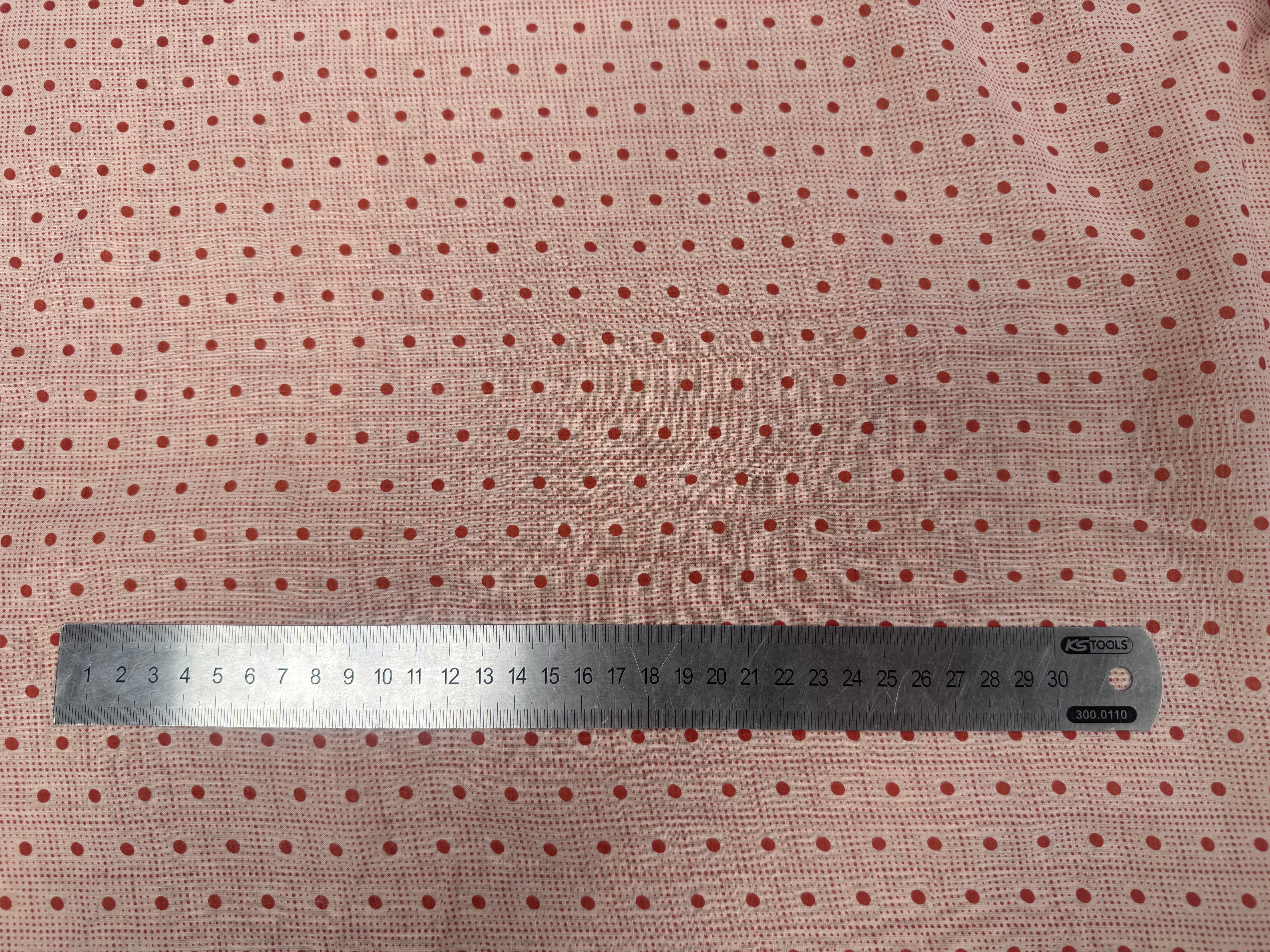 VOILE DE COTON FOND BEIGE MOTIFS PETITS POIDS ROUGE IRREGULIERS - My Little Coupon