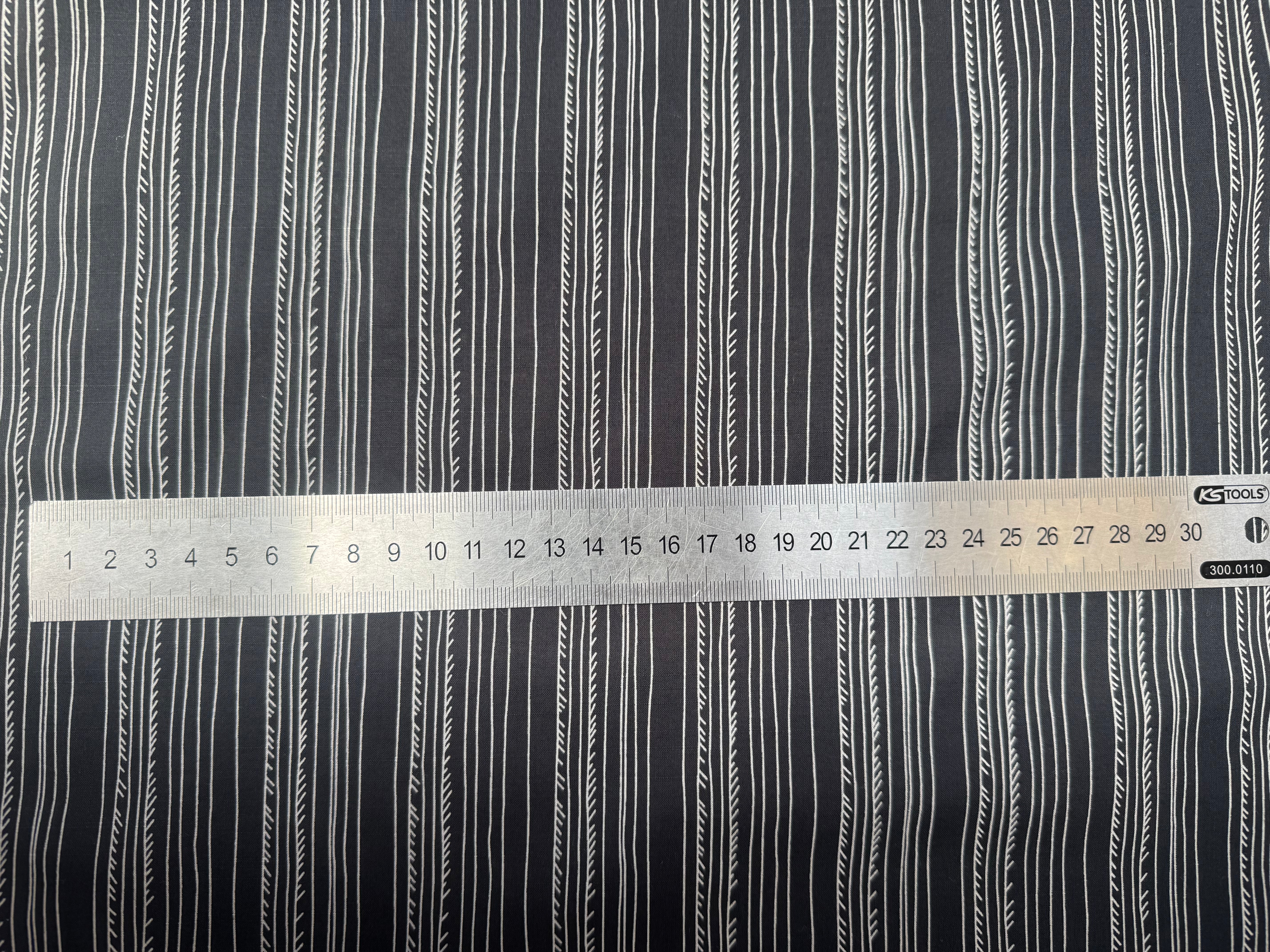 VOILE DE COTON FOND GRIS NAVY MOTIFS BLANC - My Little Coupon