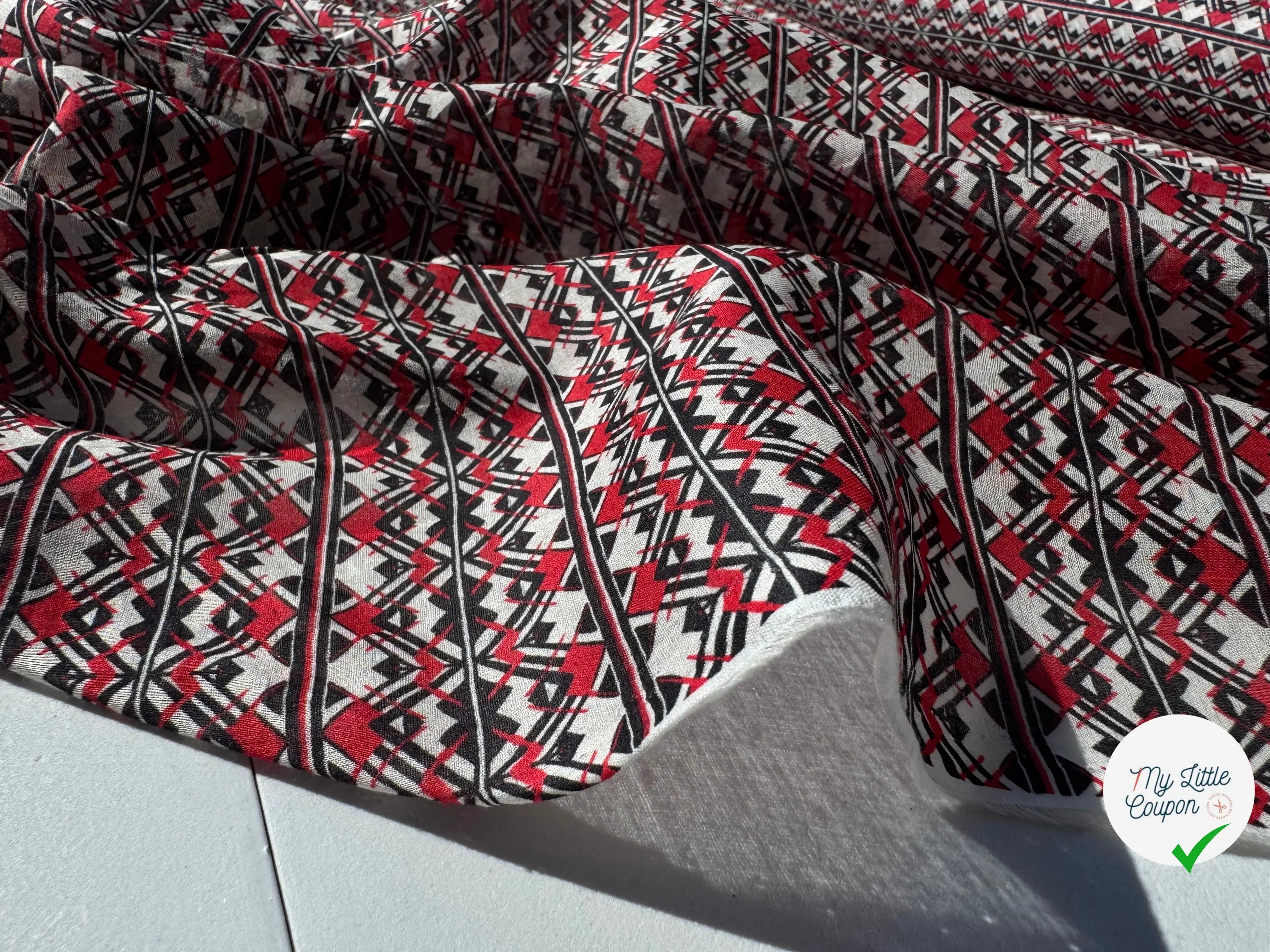 VOILE DE COTON MOTIF TOTEM BLACK, WHITE AND RED - My Little Coupon