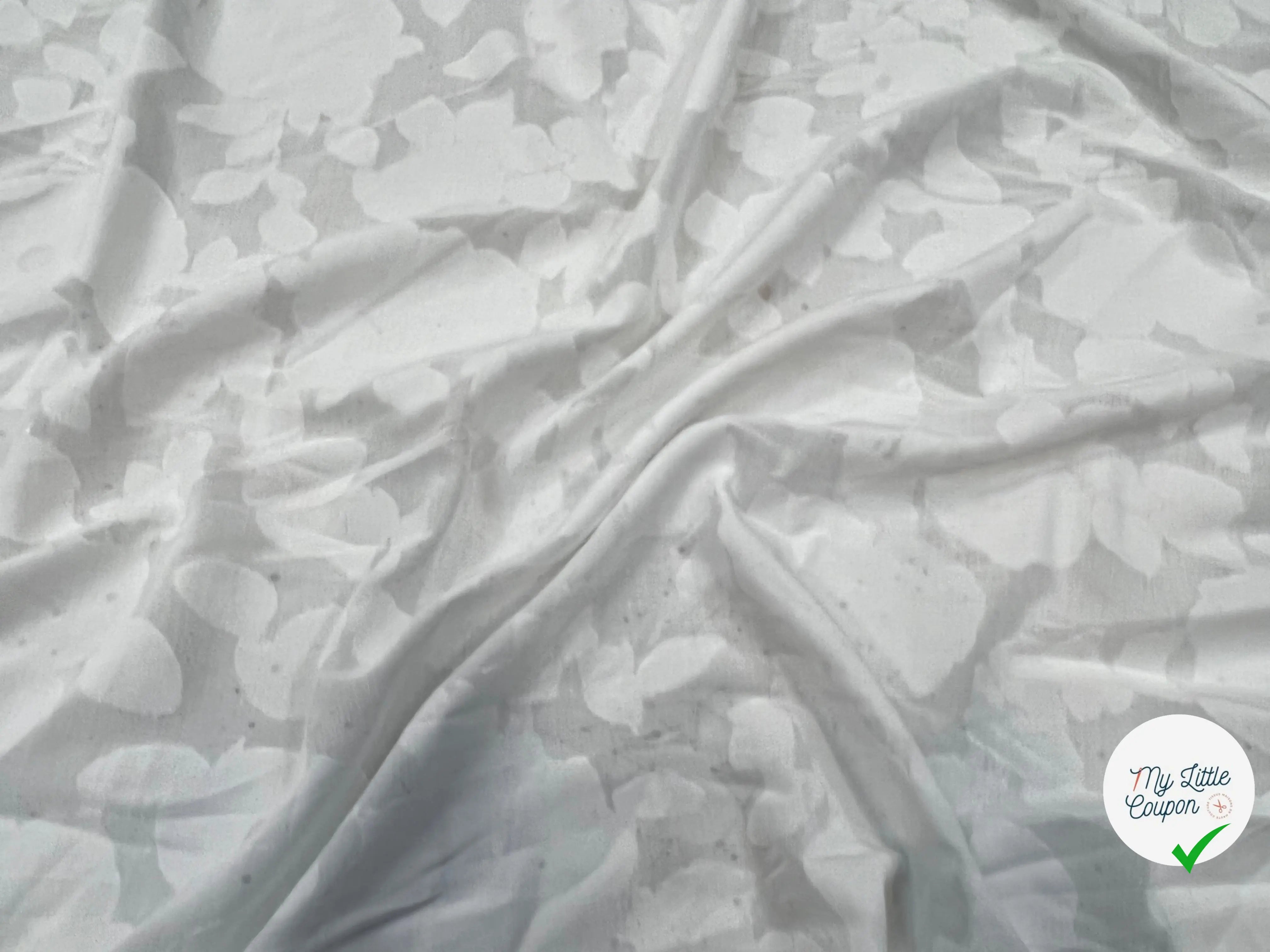 VOILE VISCOSE DEVOREE DE FLEURS BLANCHES MSO