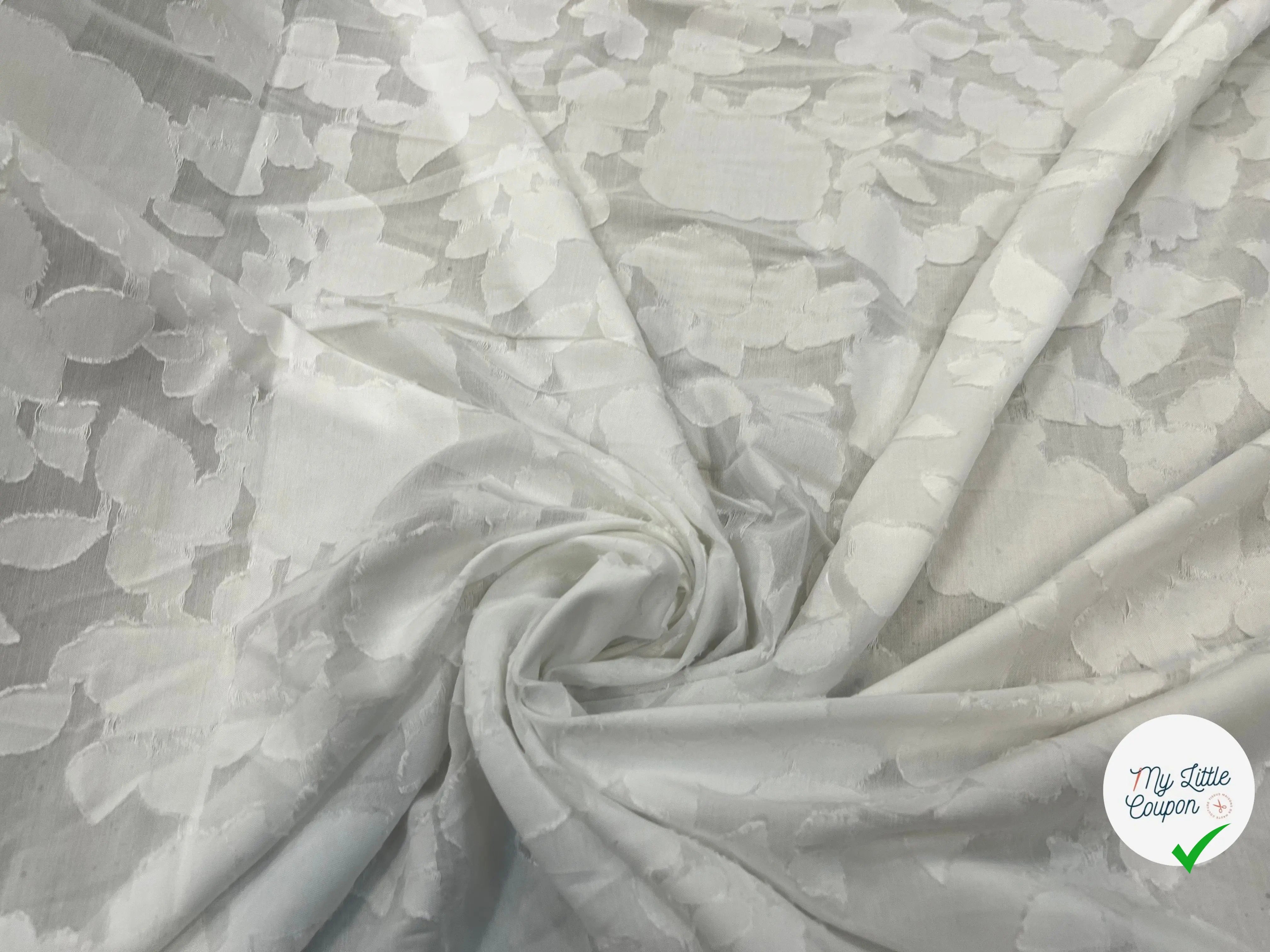 VOILE VISCOSE DEVOREE DE FLEURS BLANCHES MSO