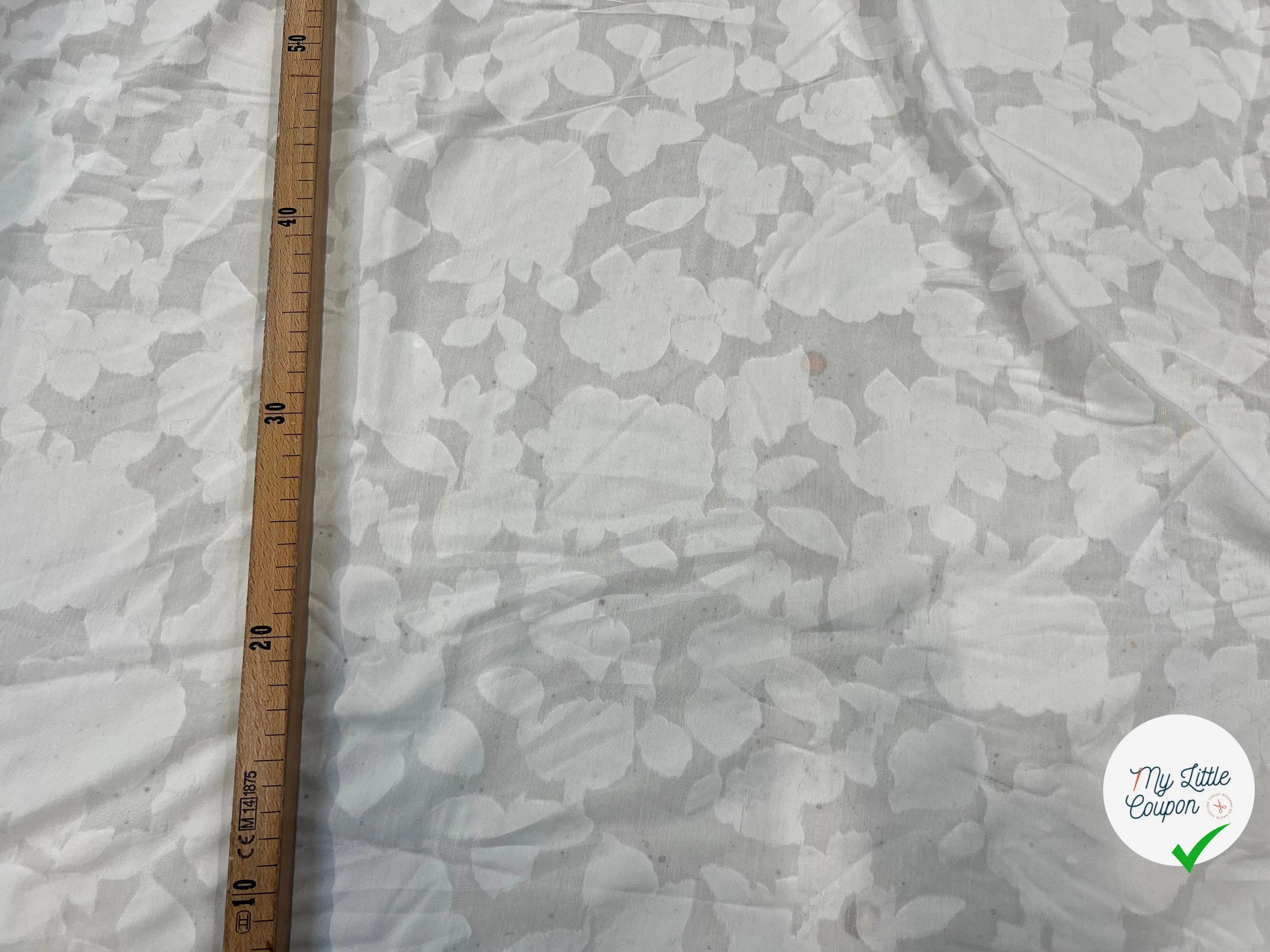VOILE VISCOSE DEVOREE DE FLEURS BLANCHES MSO