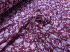 VOILE VISCOSE FOND BORDEAUX MOTIF FLEURS ROSE PALE - My Little Coupon