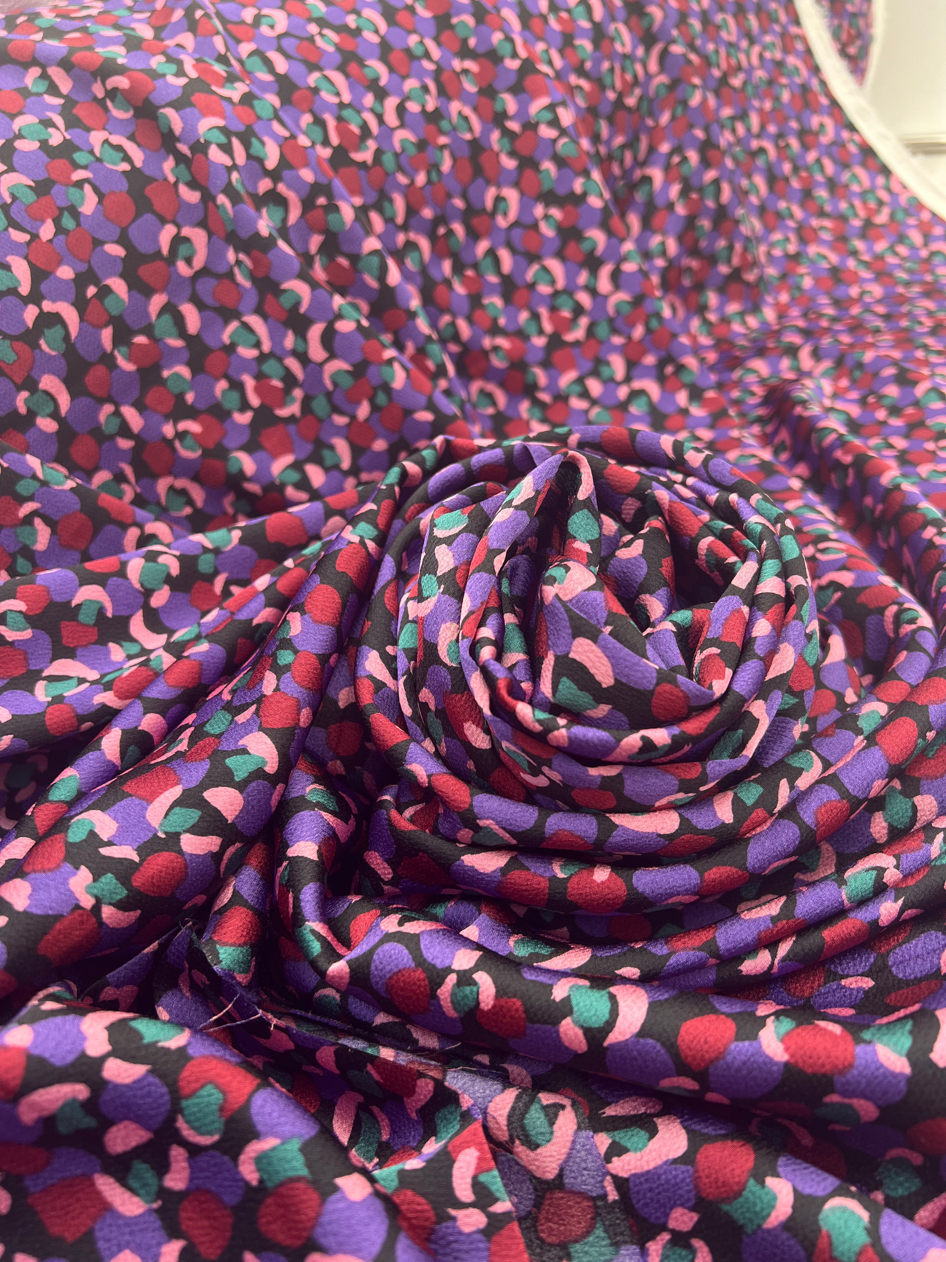 (chute) CRÊPE MAROCAIN SETAV FONCÉ MOTIF BORDEAUX - My Little Coupon