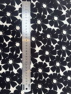 CREPE MAROCAIN VISCOSE FOND BLANC MOTIFS FLEURS DU BONHEUR JAPON NOIR - My Little Coupon
