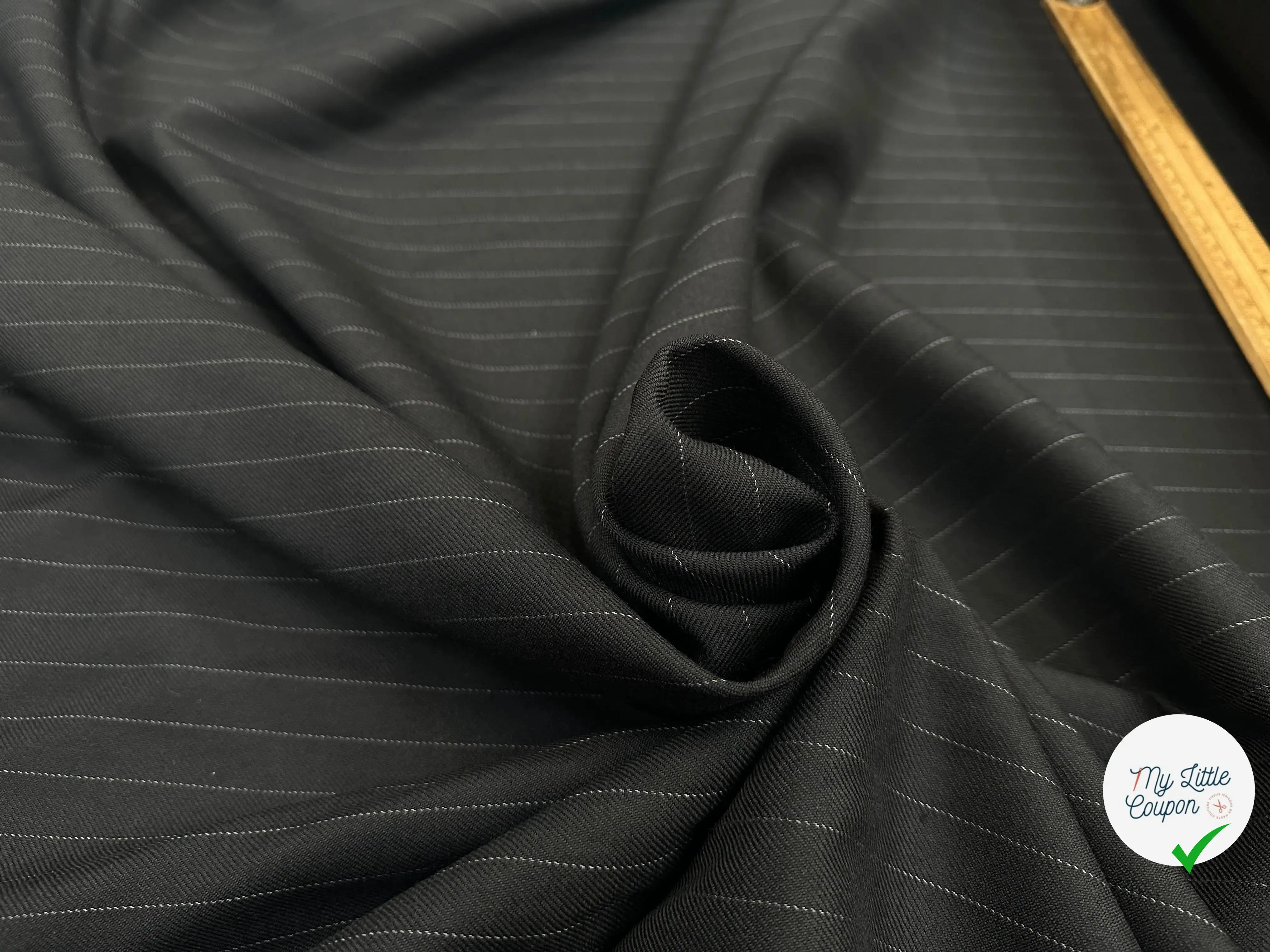 GABARDINE DE LAINE NOIR RAYURES TENNIS GRISES MLC INTERN