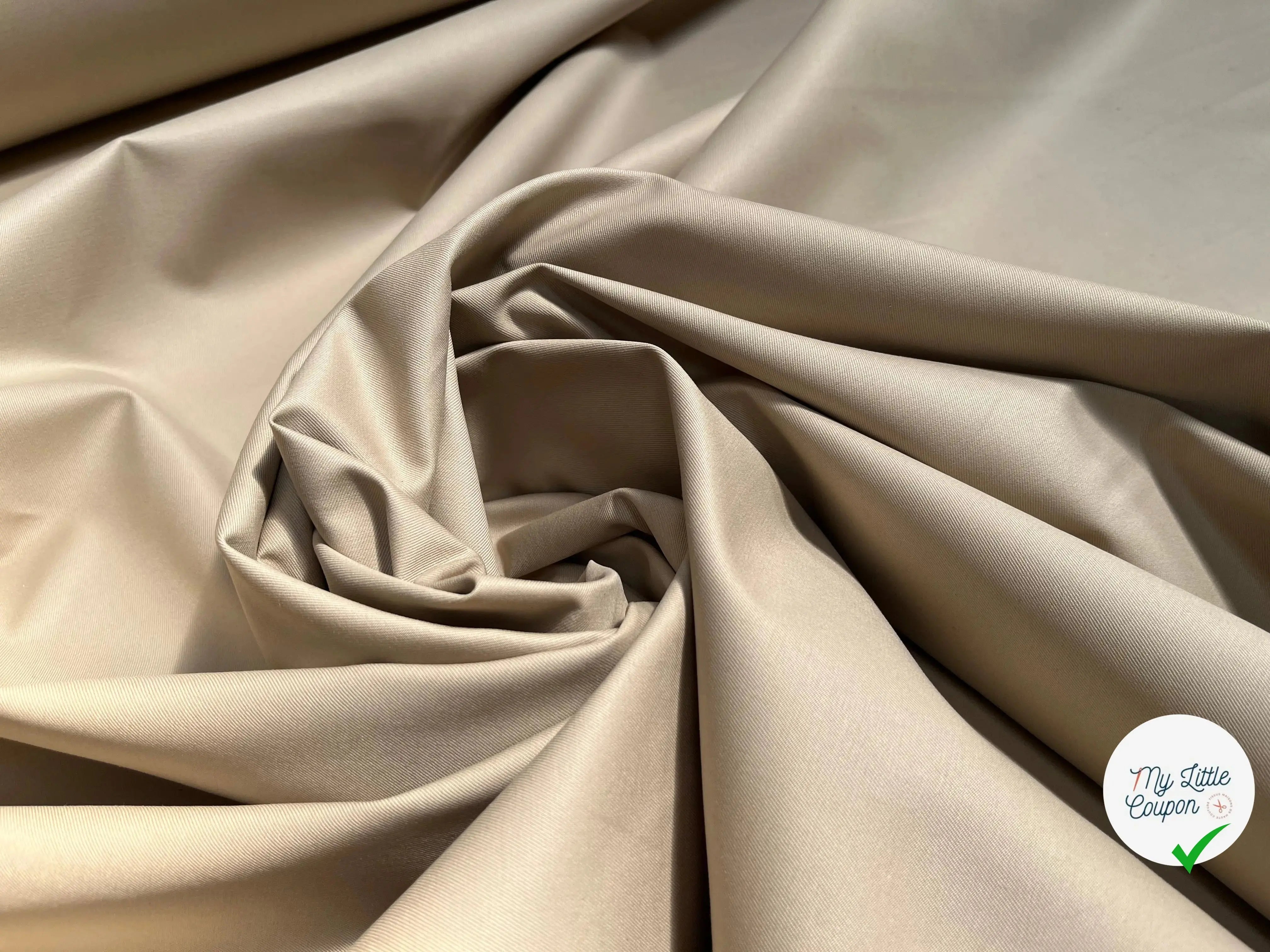 GABARDINE UNI BEIGE LEGEREMENT SATINÉ - My Little Coupon