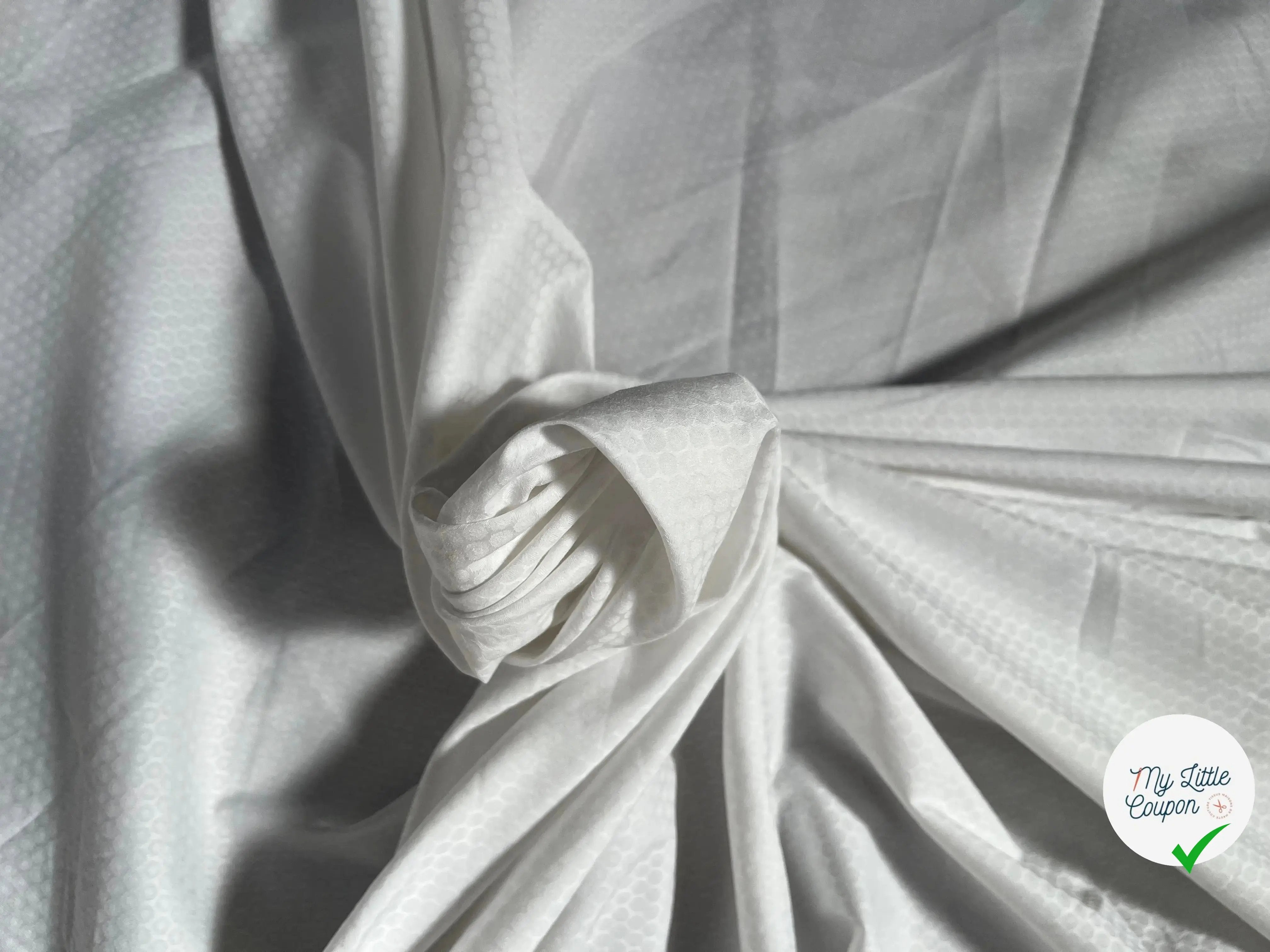 POPELINE BLANC JACQUARD MOTIF CIRCULAIRE - My Little Coupon