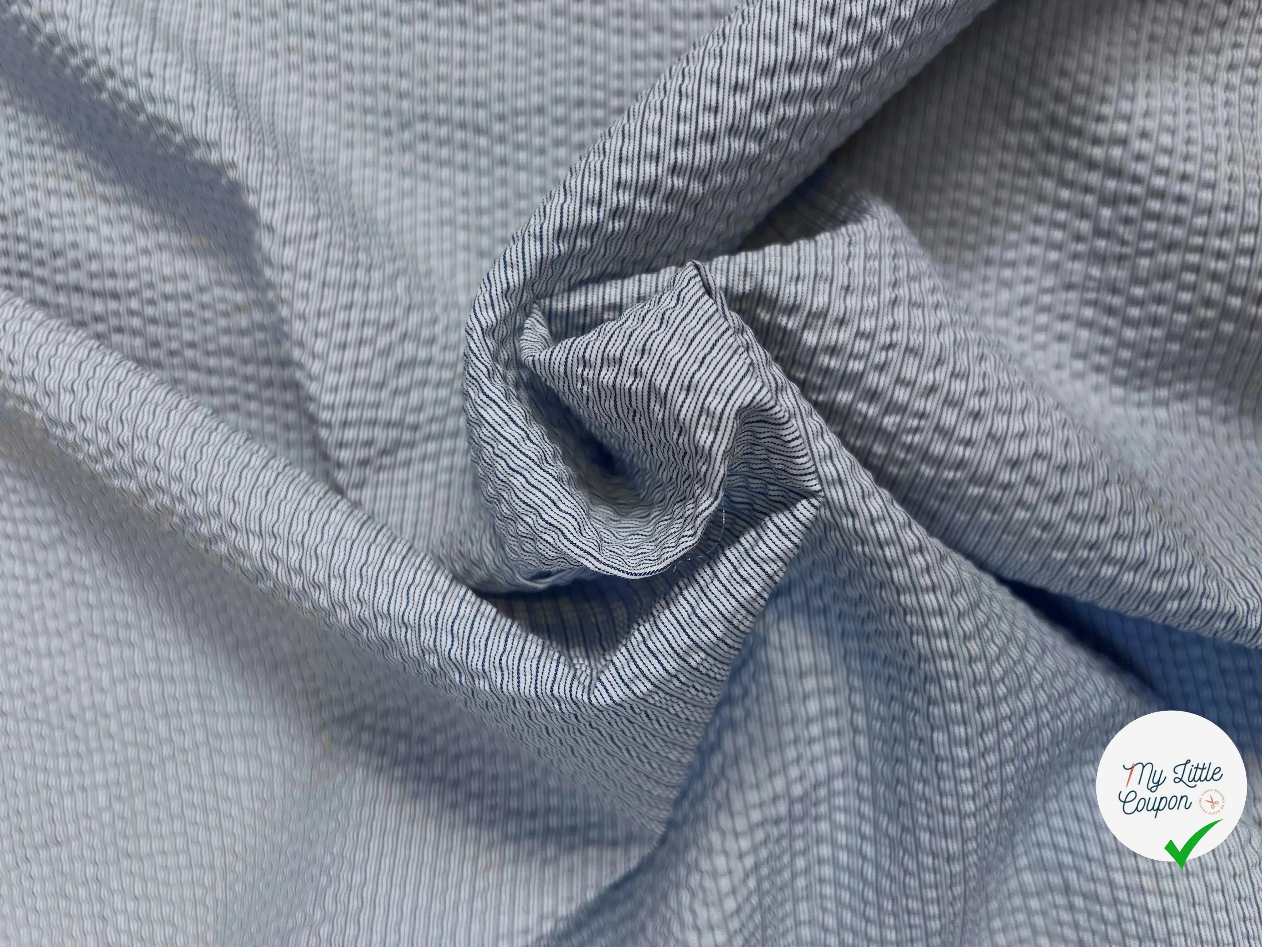 TISSU GAUFRÉ À PETITES RAYURES BLEU CIEL - My Little Coupon