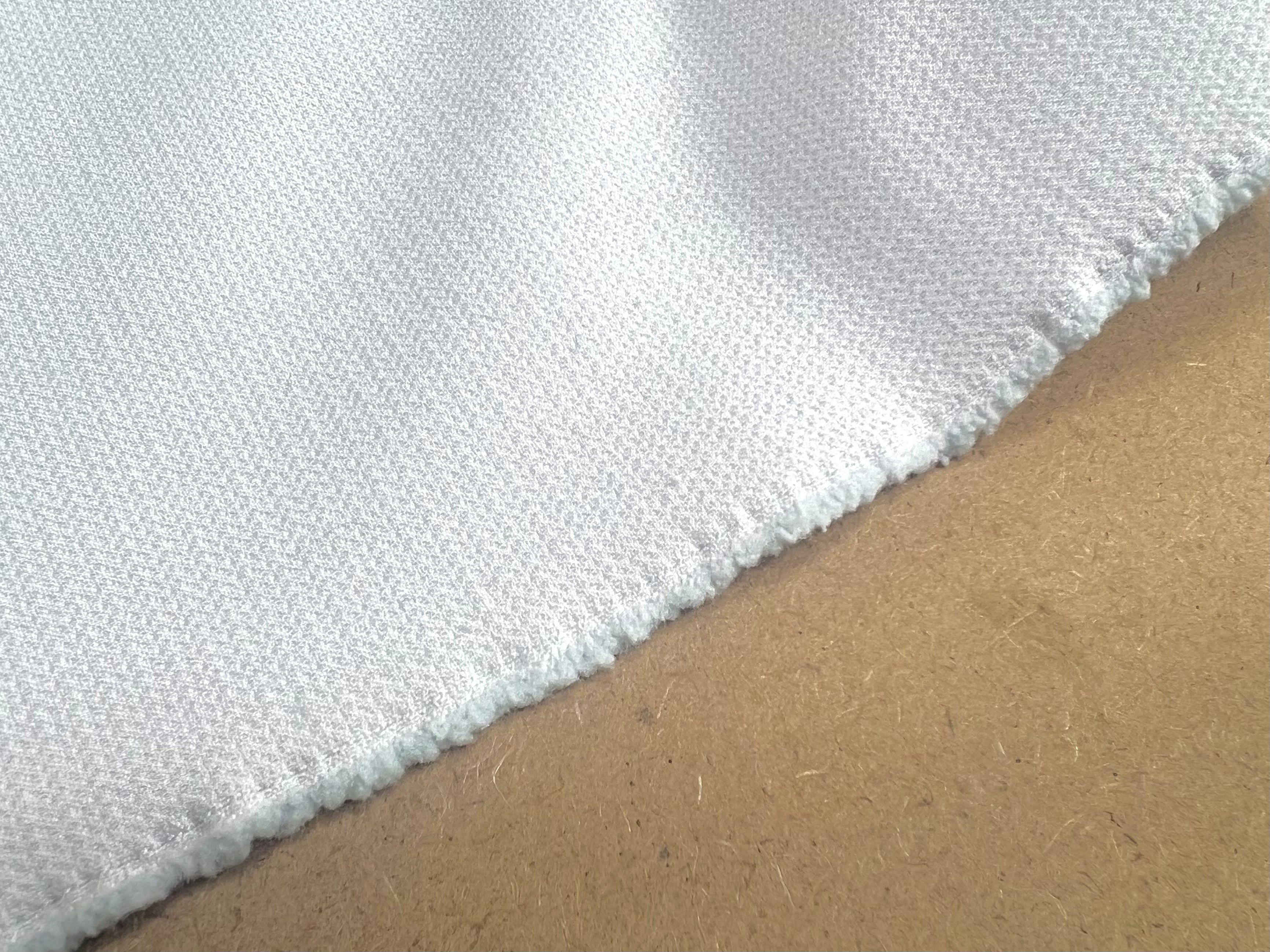 TOILE DE COTON BLANCHE TRÈS LÉGÈREMENT BLEUTÉE - My Little Coupon