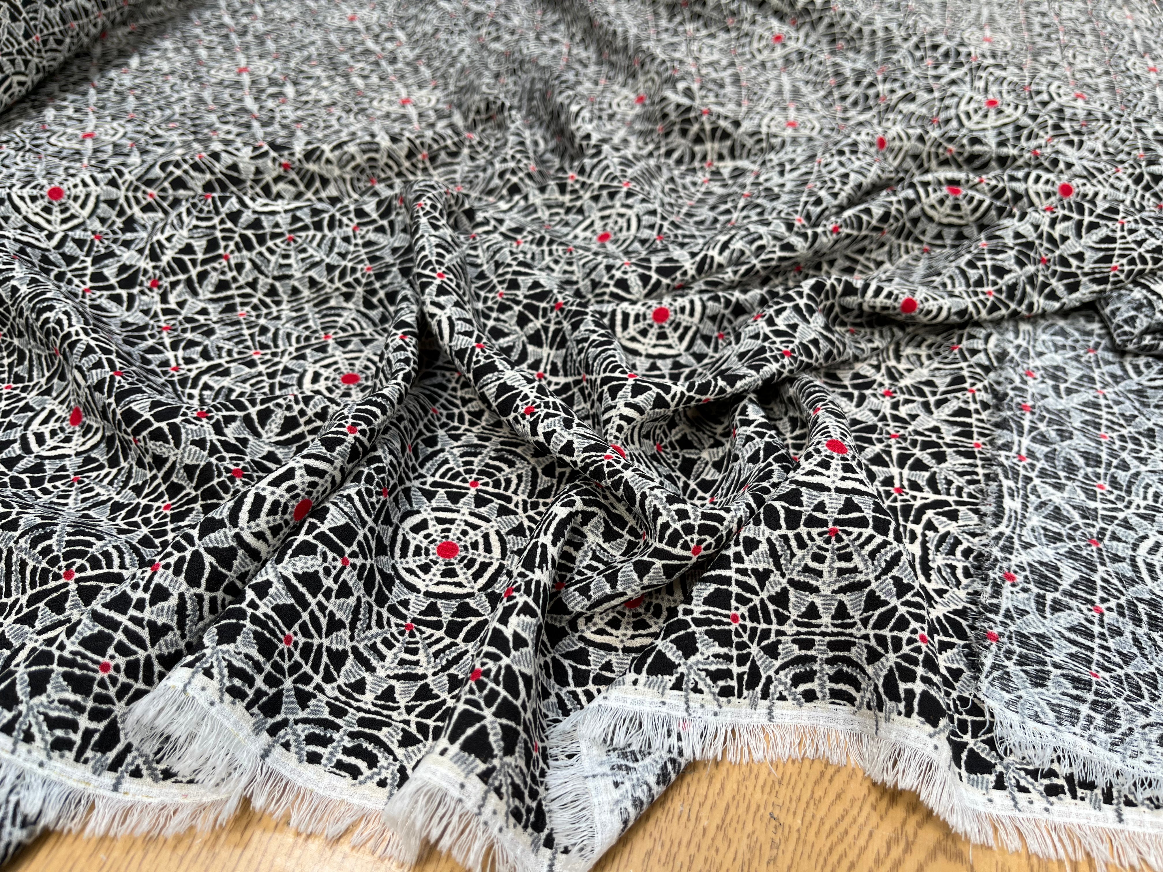 WOOLPEACH MOTIF TOILE D'ARAIGNÉE & POINT ROUGE FOND NOIR - My Little Coupon